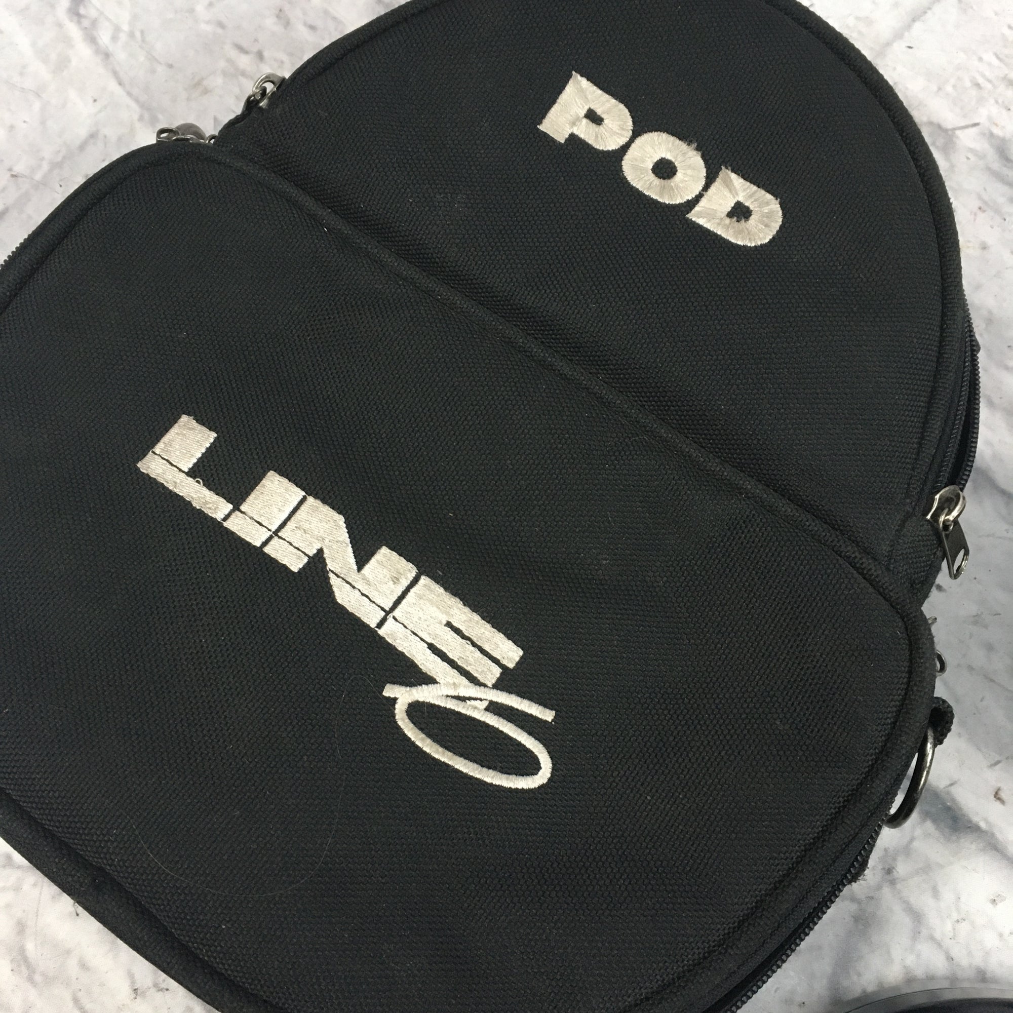 Line 6 Bass Pod Multi-Effect Bass Processor w/ power supply soft case