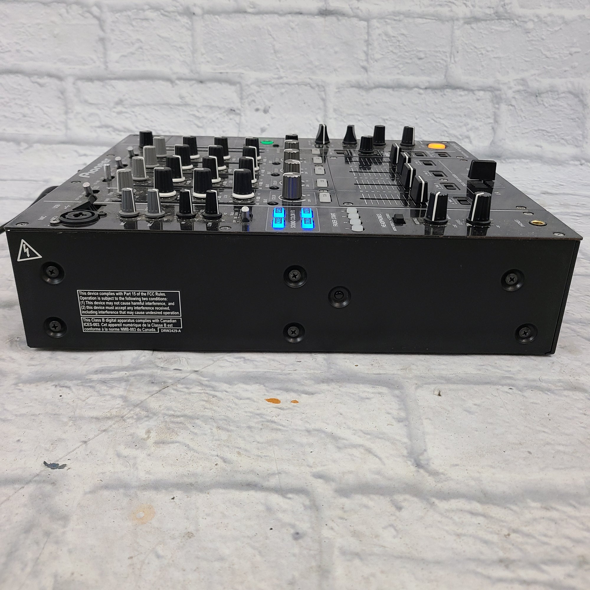 Pioneer DJ DJM-850 Mixer w/ USB - Evolution Music