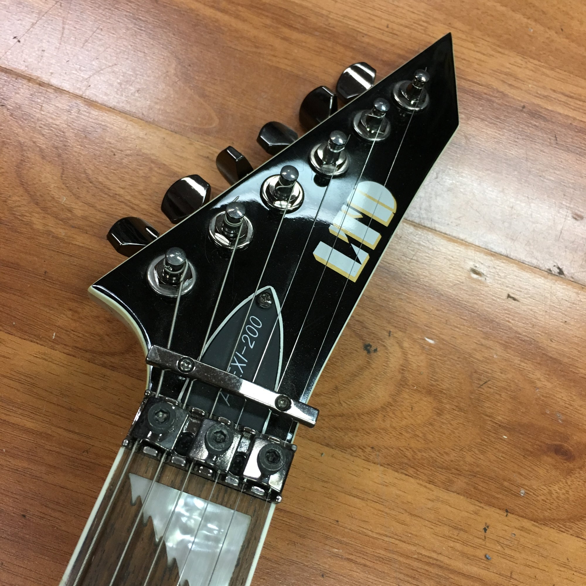 LTD Alexi-200 V Floyd Rose EMG