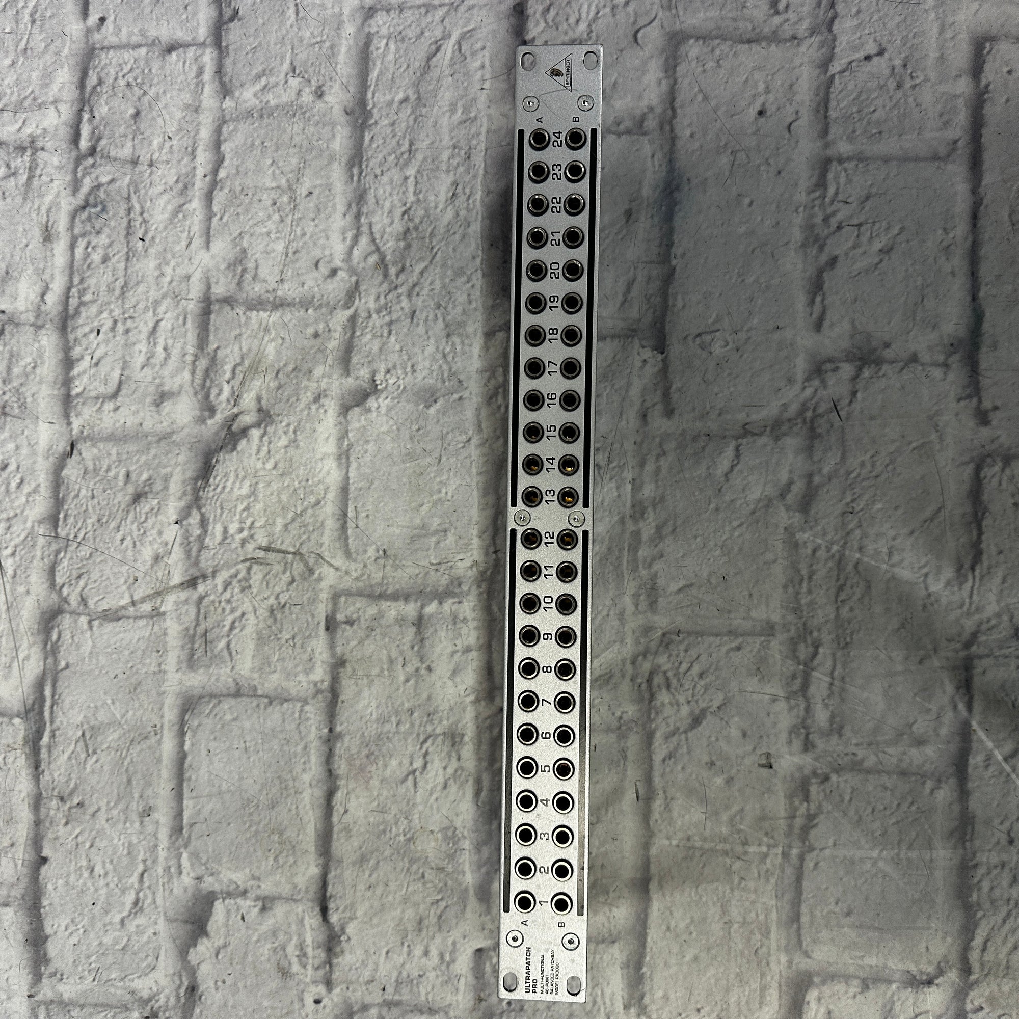 Behringer PX3000 Patchbay