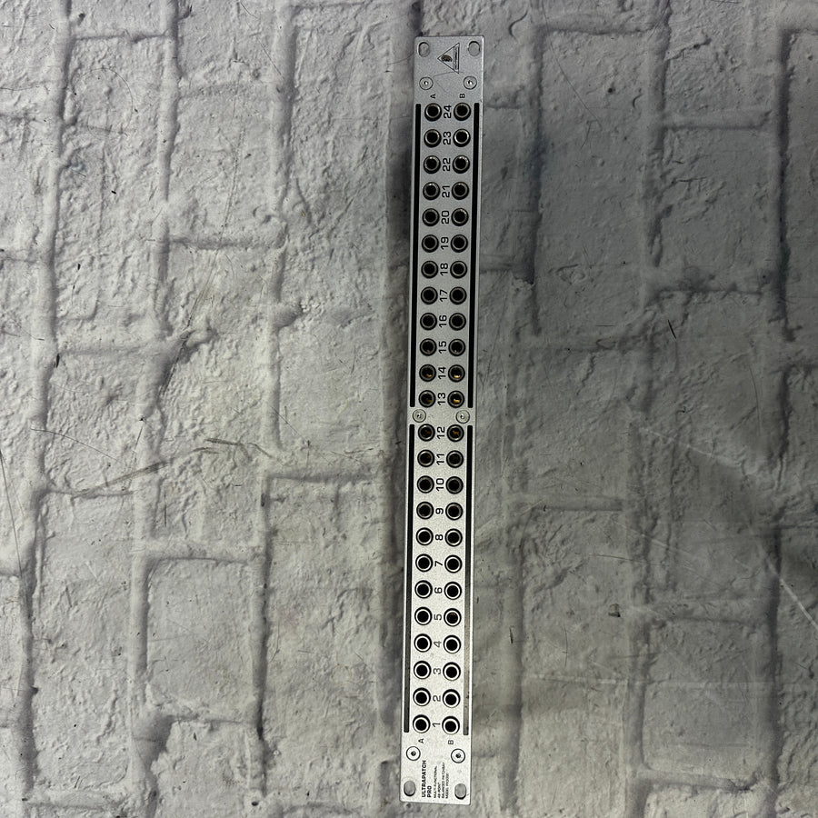 Behringer PX3000 Patchbay