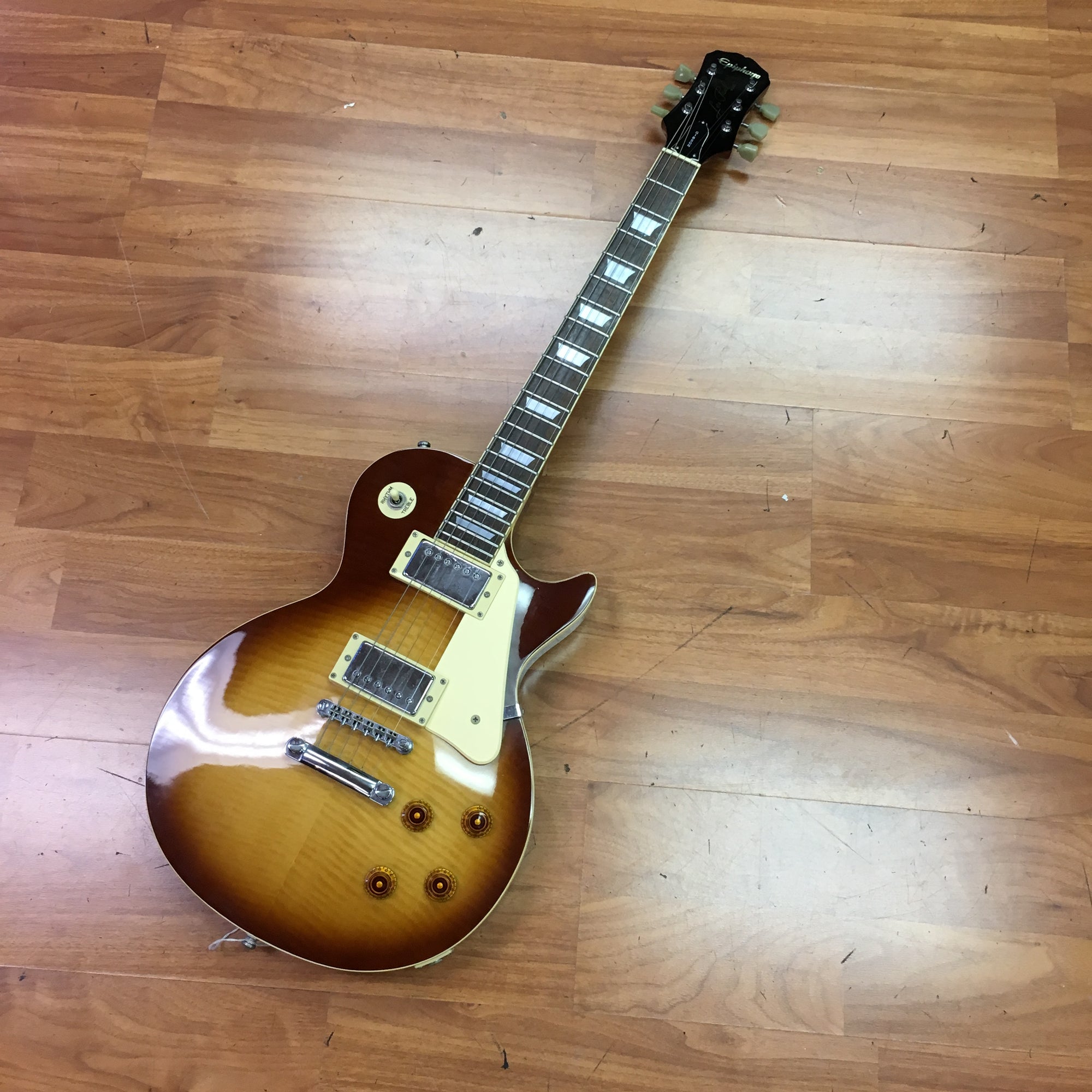 Les Paul Standard　Epiphone Amazon.com: Epiphone Les Paul Standard 50s, Lefty Vintage