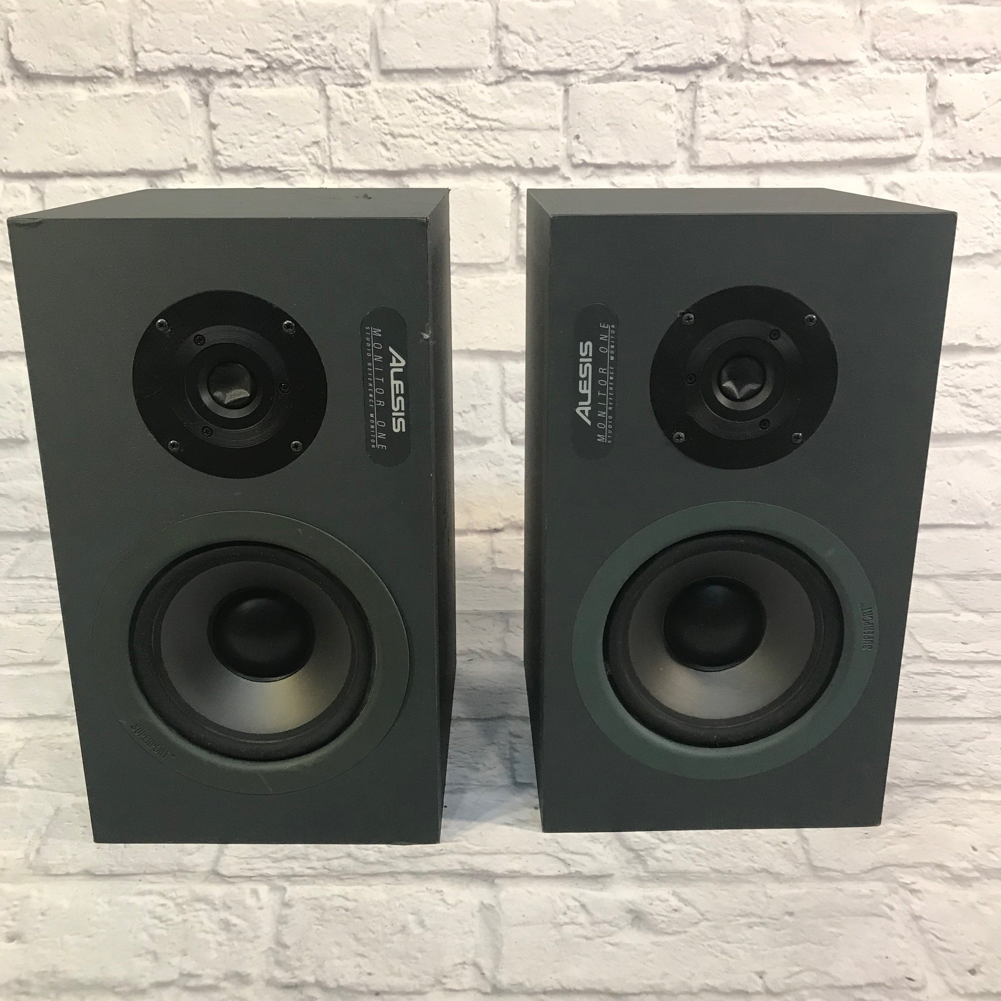 Alesis Monitor One Studio Reference Monitor Pair