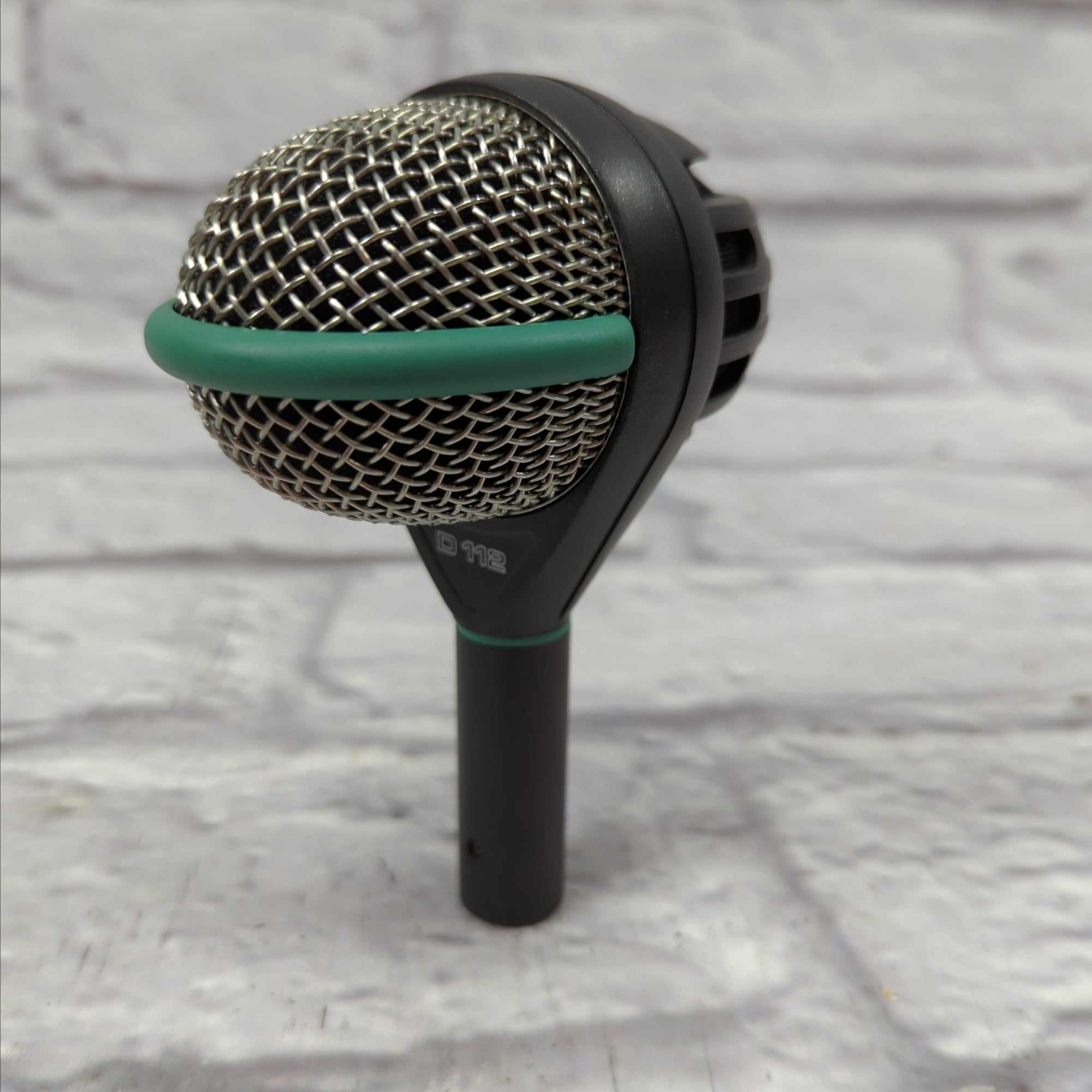 AKG D112 Large Diaphragm Dynamic Bass Drum Microphone