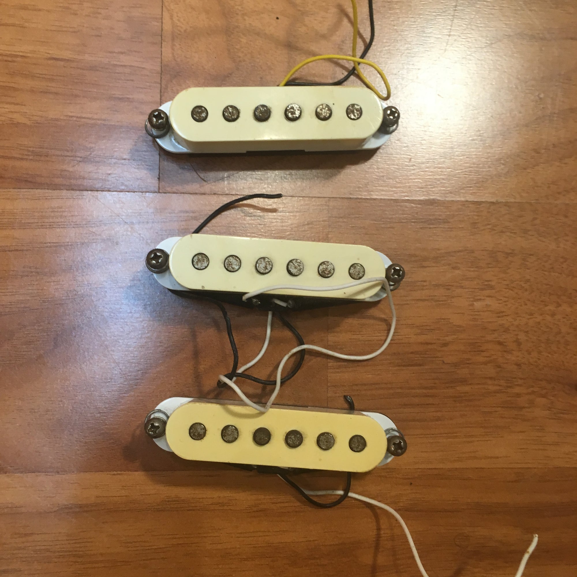 Unknown Strat Single Coil Pickup Set Cream