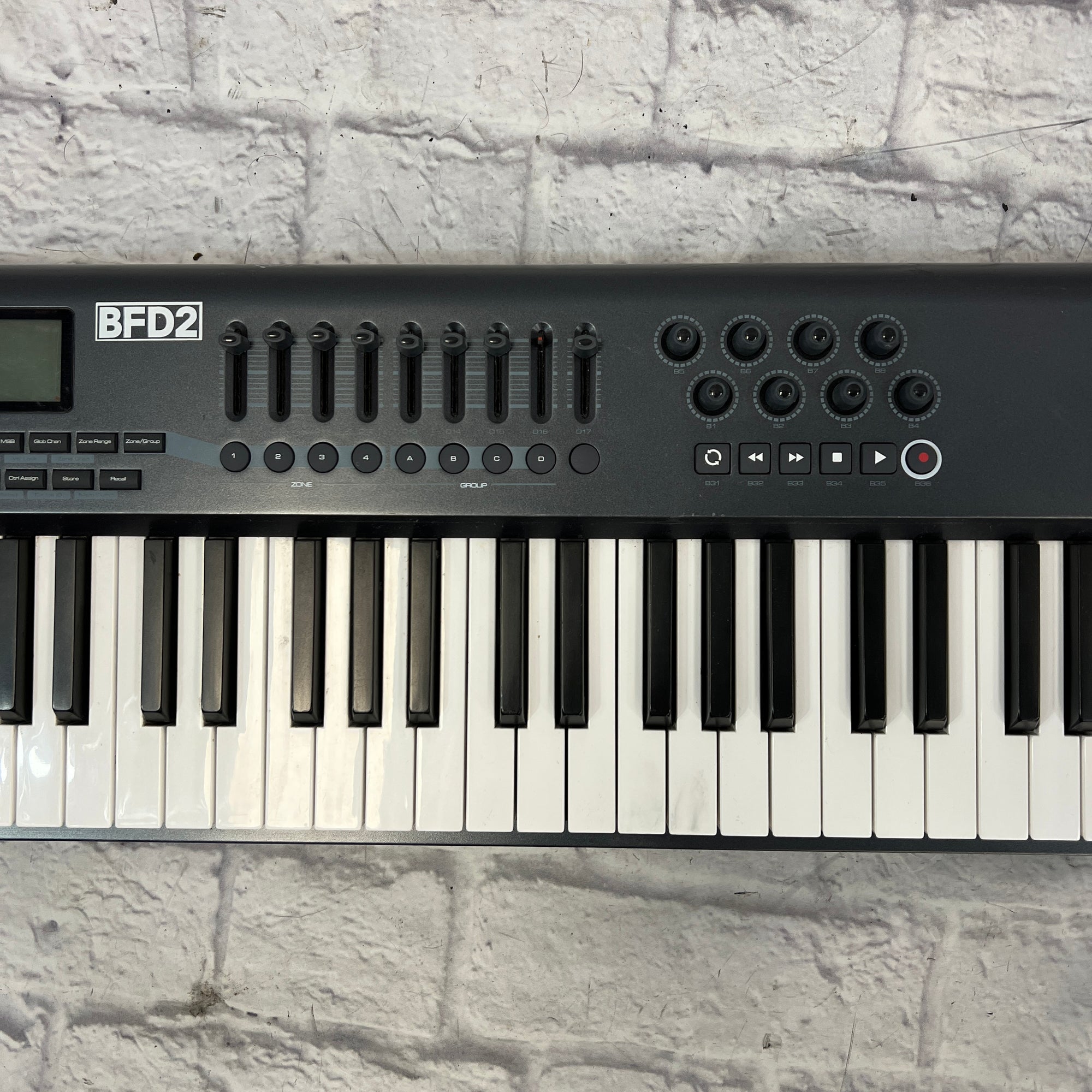 M-Audio Axiom 61 61-Key USB MIDI Controller