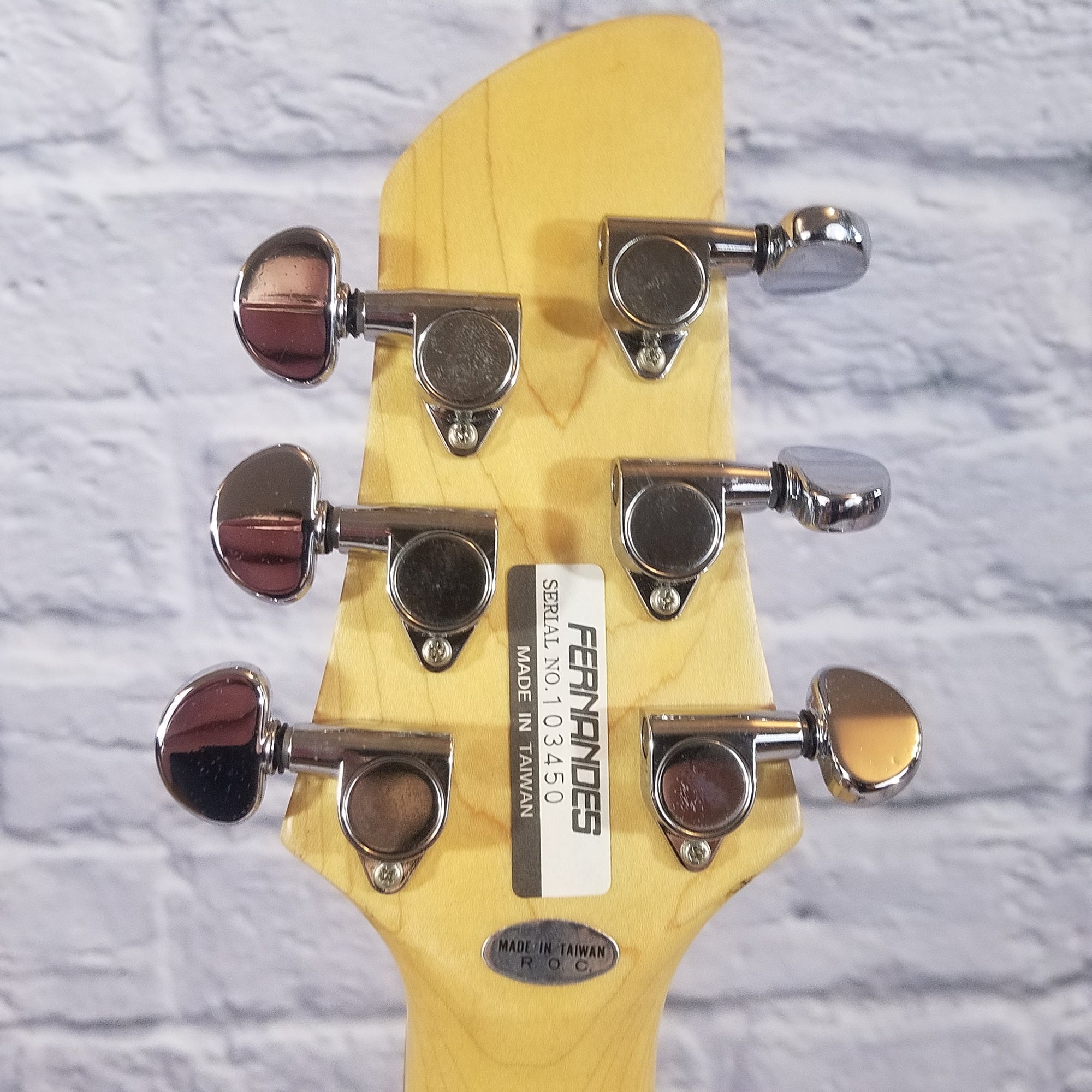 ギター FERNANDES Flying V Gold Fernandes Dragonfly Electric Guitar Gold Spark Finish - New