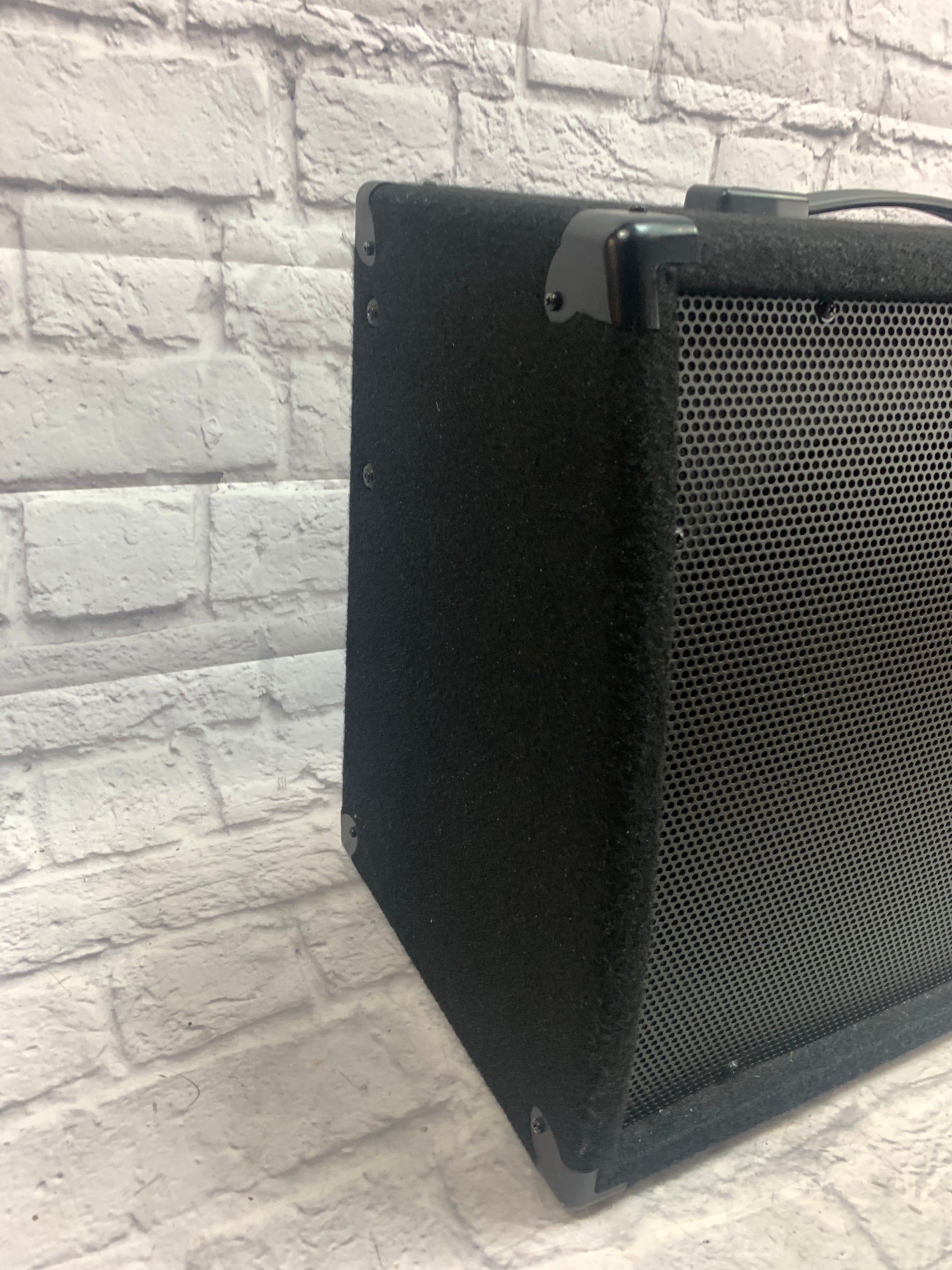 Behringer K900FX 90W Keyboard Amp