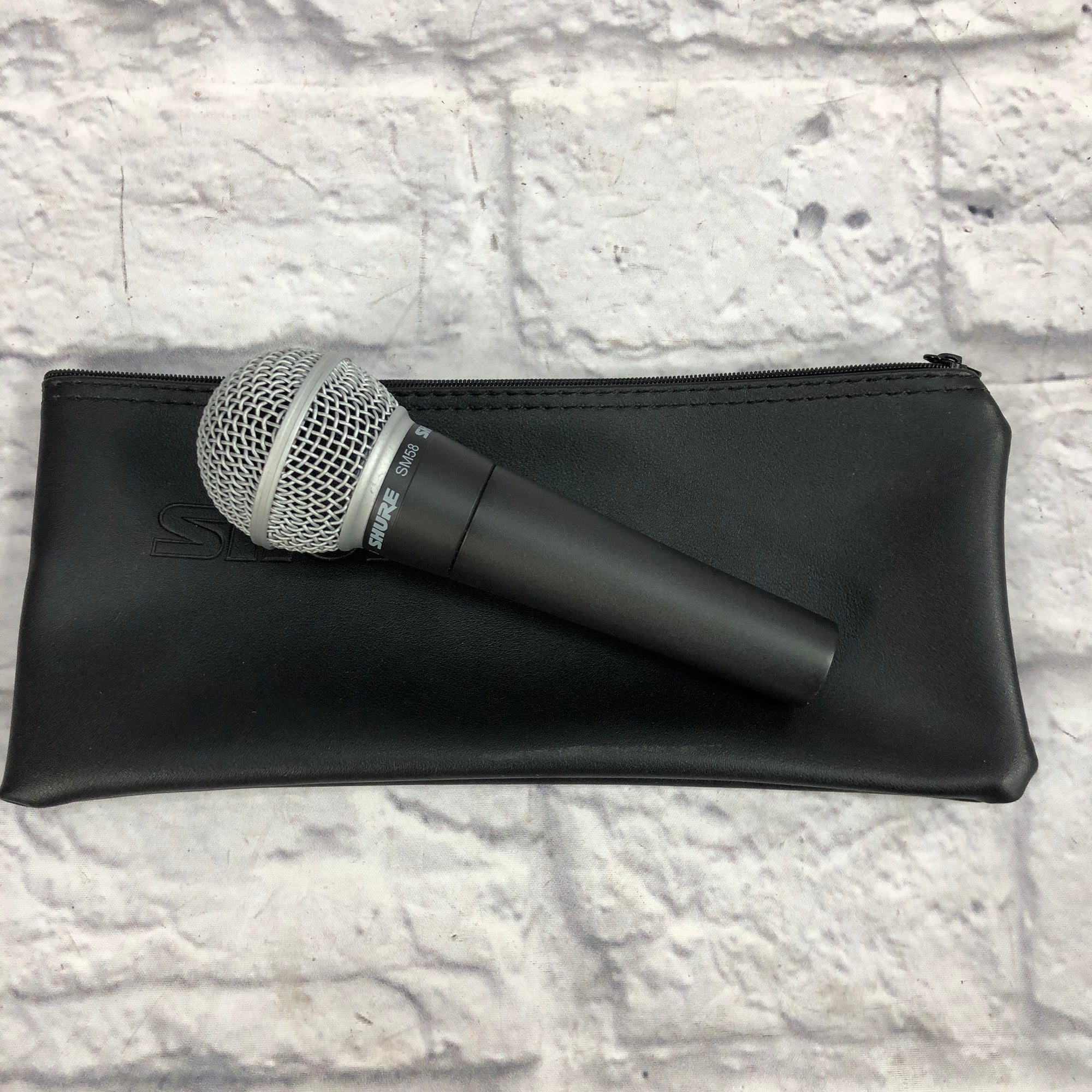 Shure SM58 Dynamic Microphone with Soft Carrying Bag
