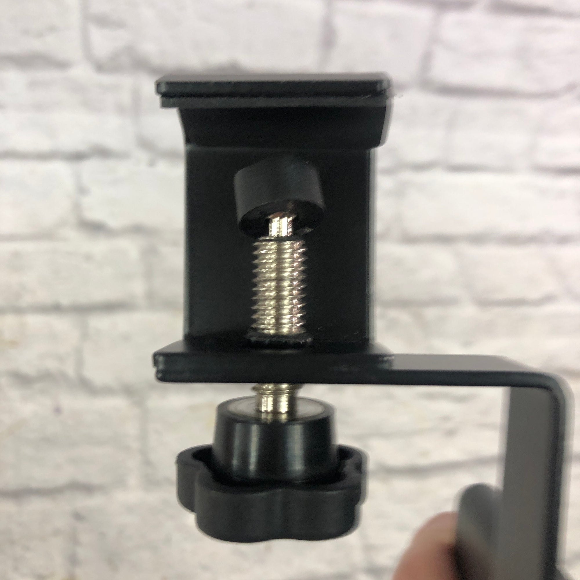 Behringer P16-MB Mounting Bracket with C-Clamp