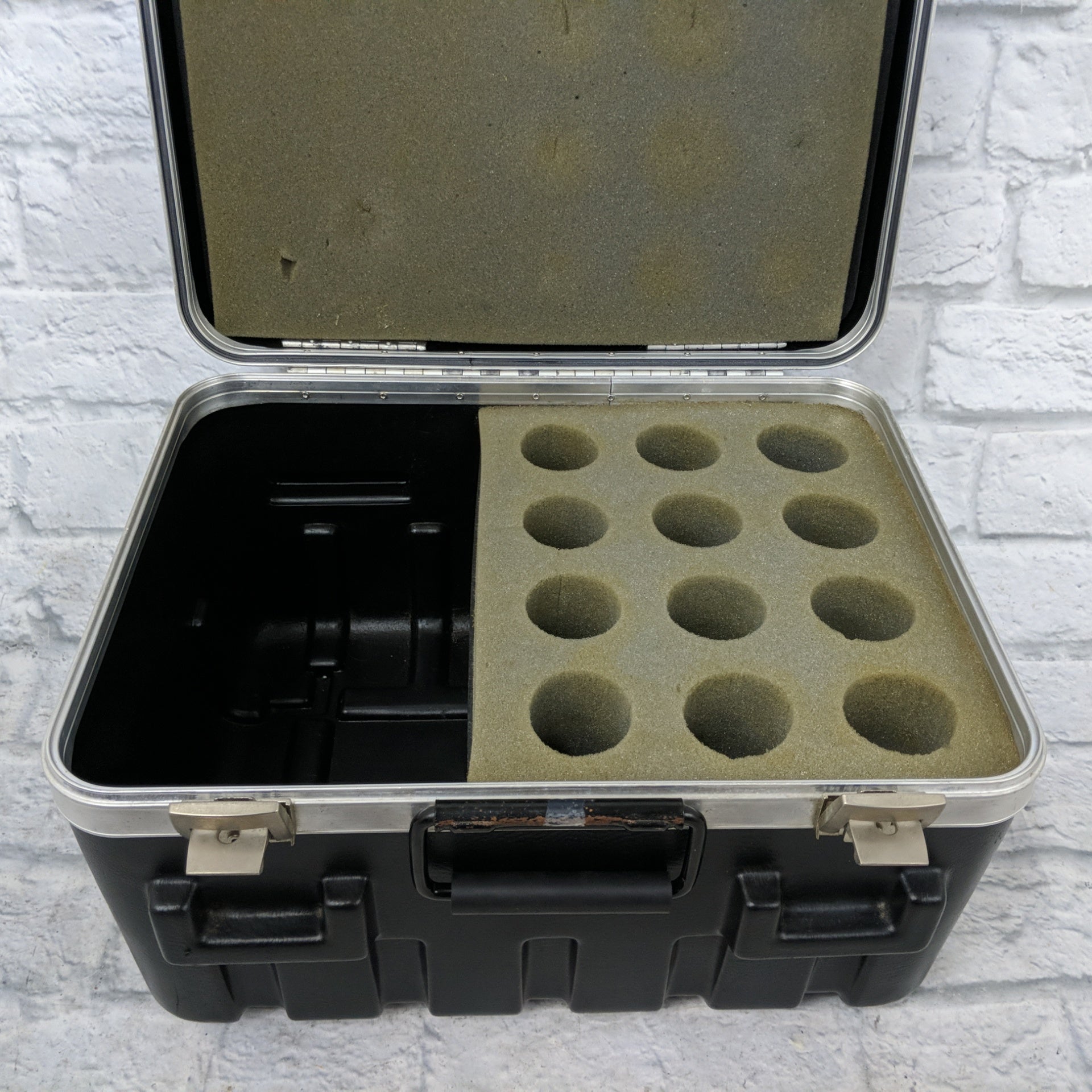 SKB 1200 microphone case