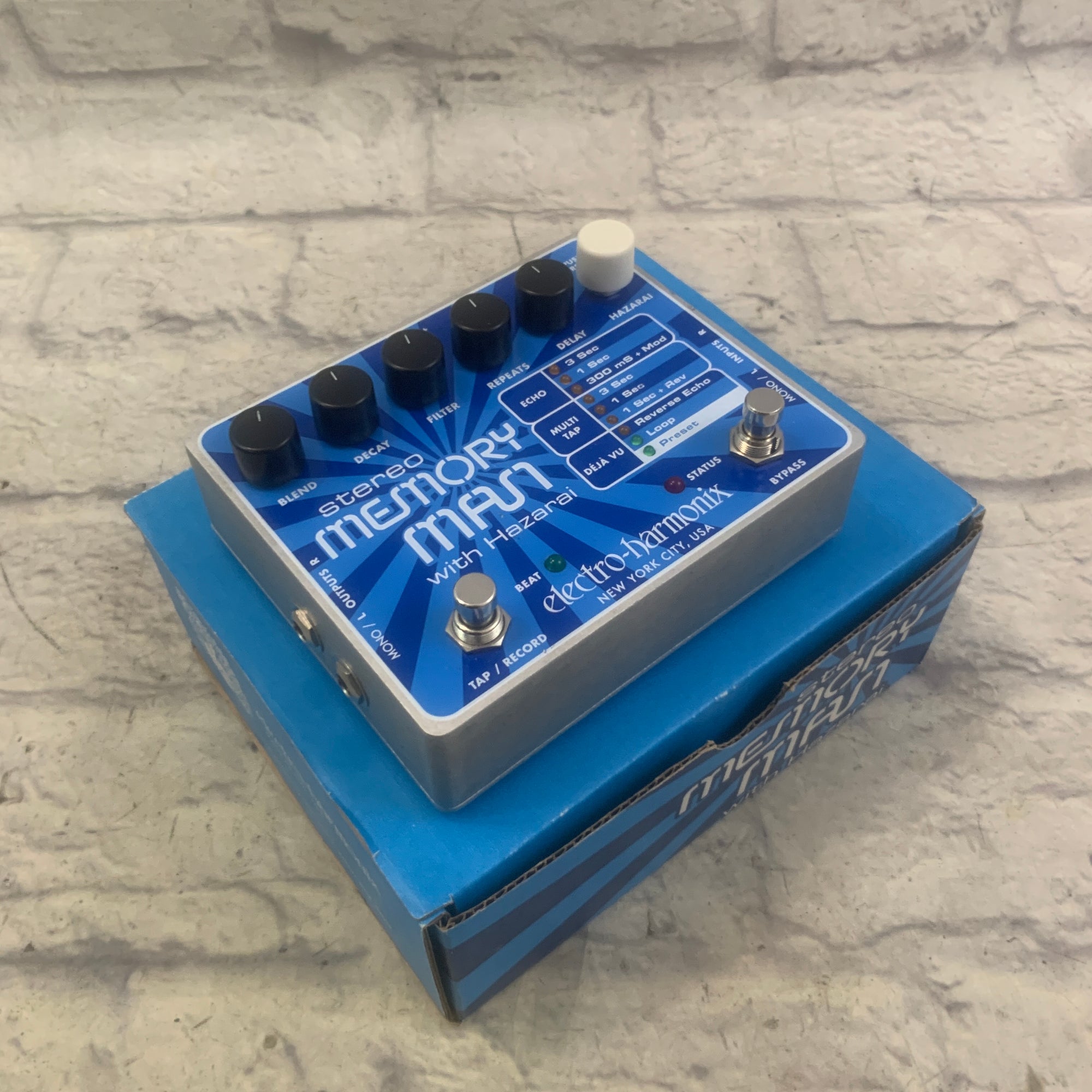Electro-Harmonix Memory Man With Hazarai / Looper Delay Pedal