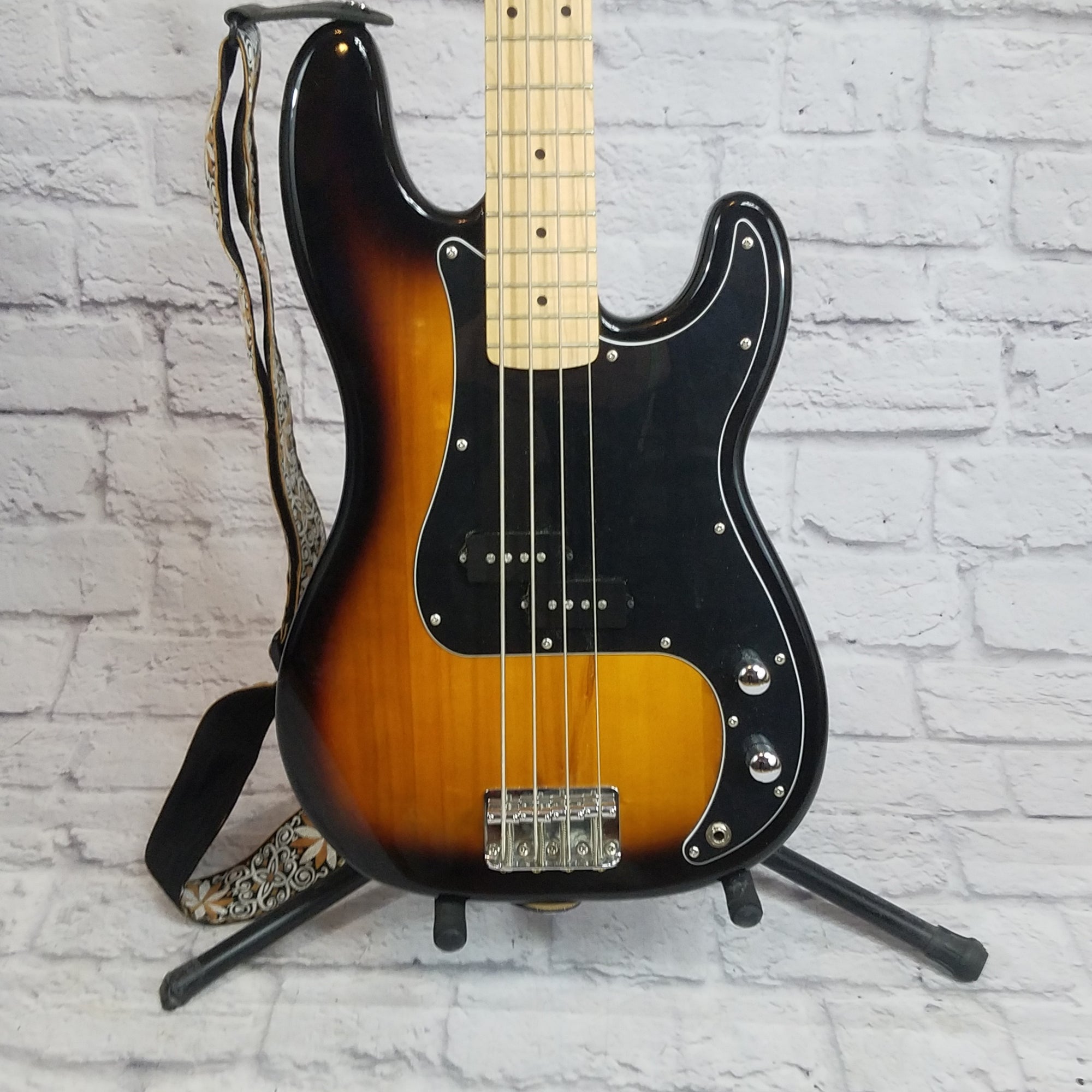 Squire Affinity Series 4 String Brown Burst P Bass