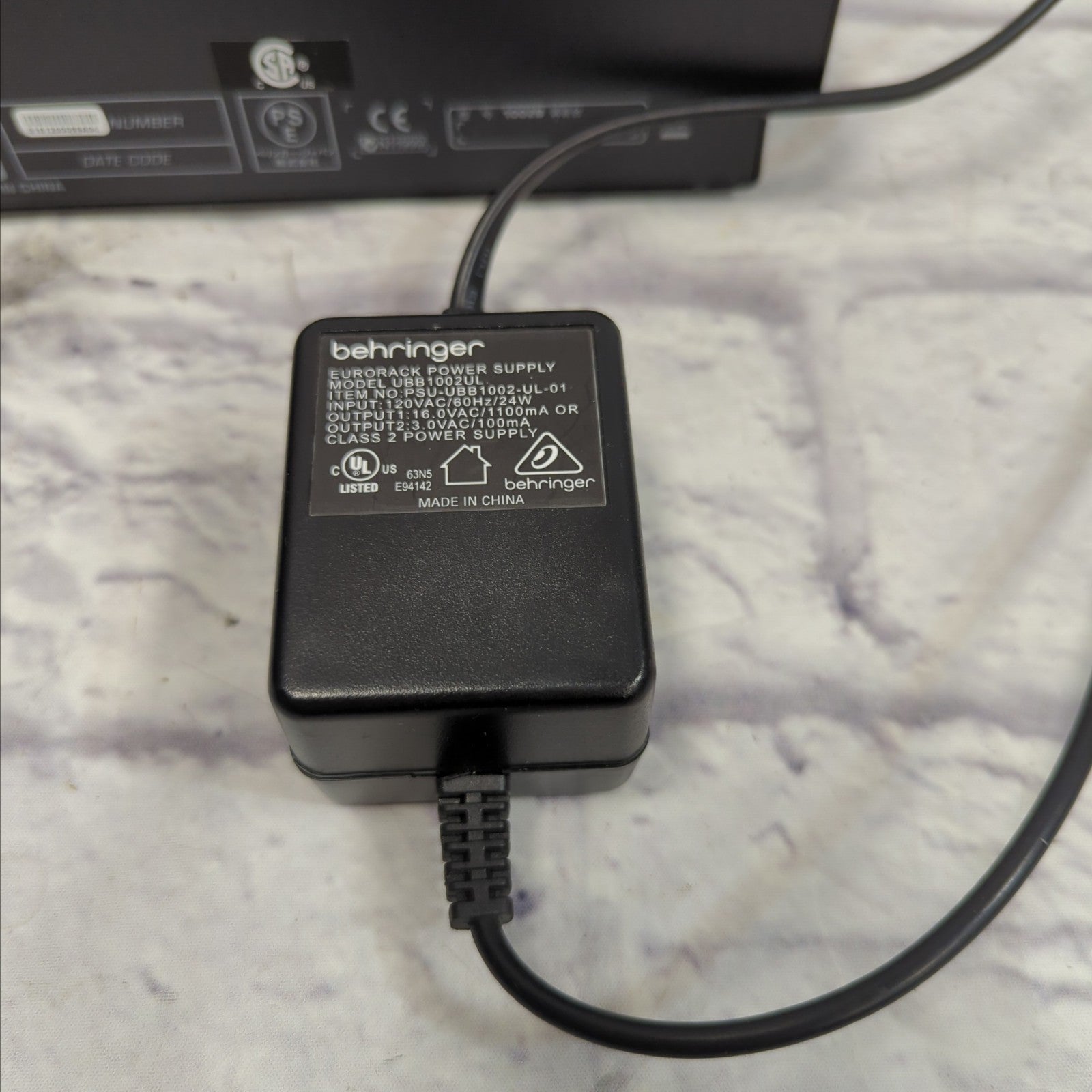 Behringer Xenyx 1002B 10-Channel Battery Powered Mixer