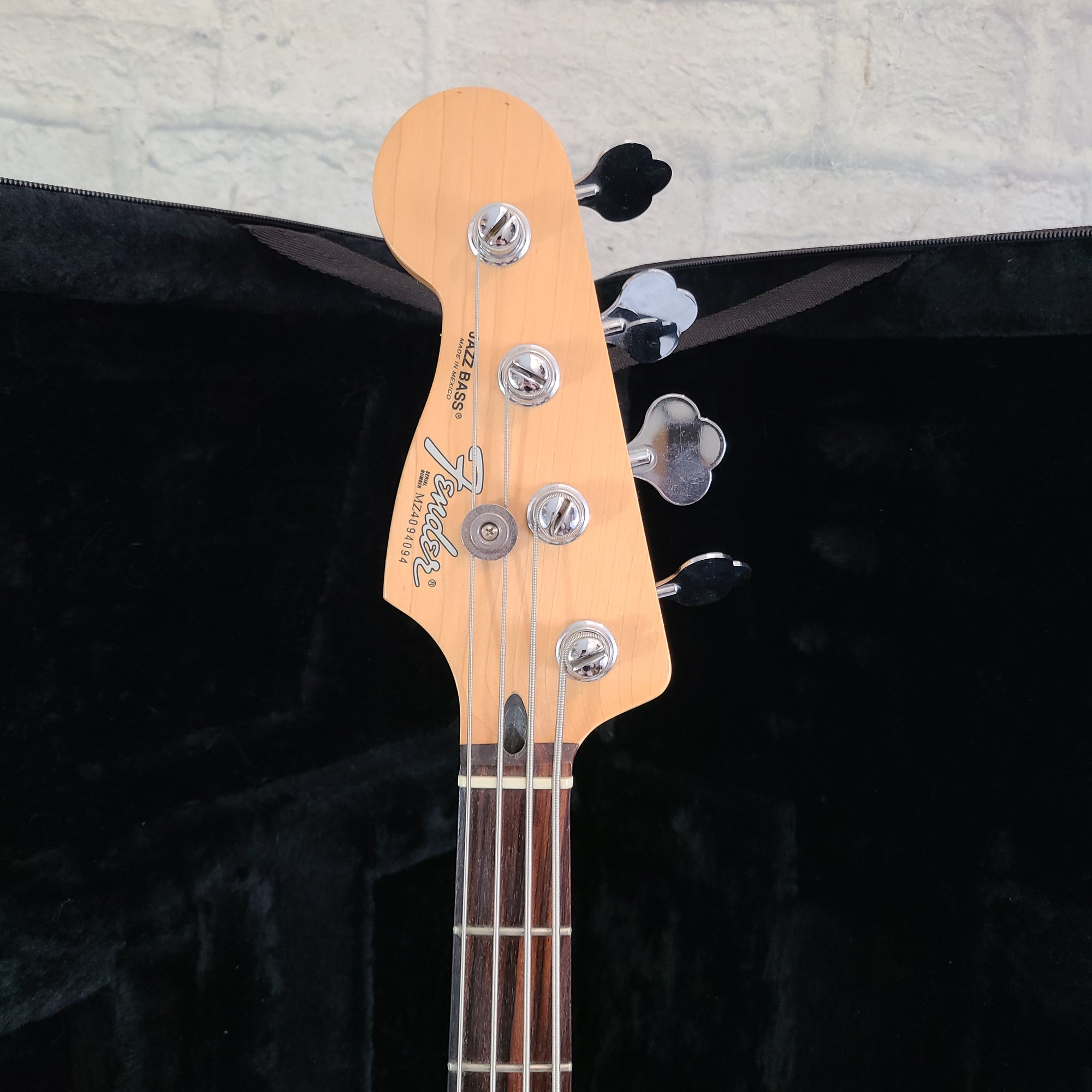 Fender Jazz Bass MIM Lefty Natural 4 String Bass Guitar w/ Case