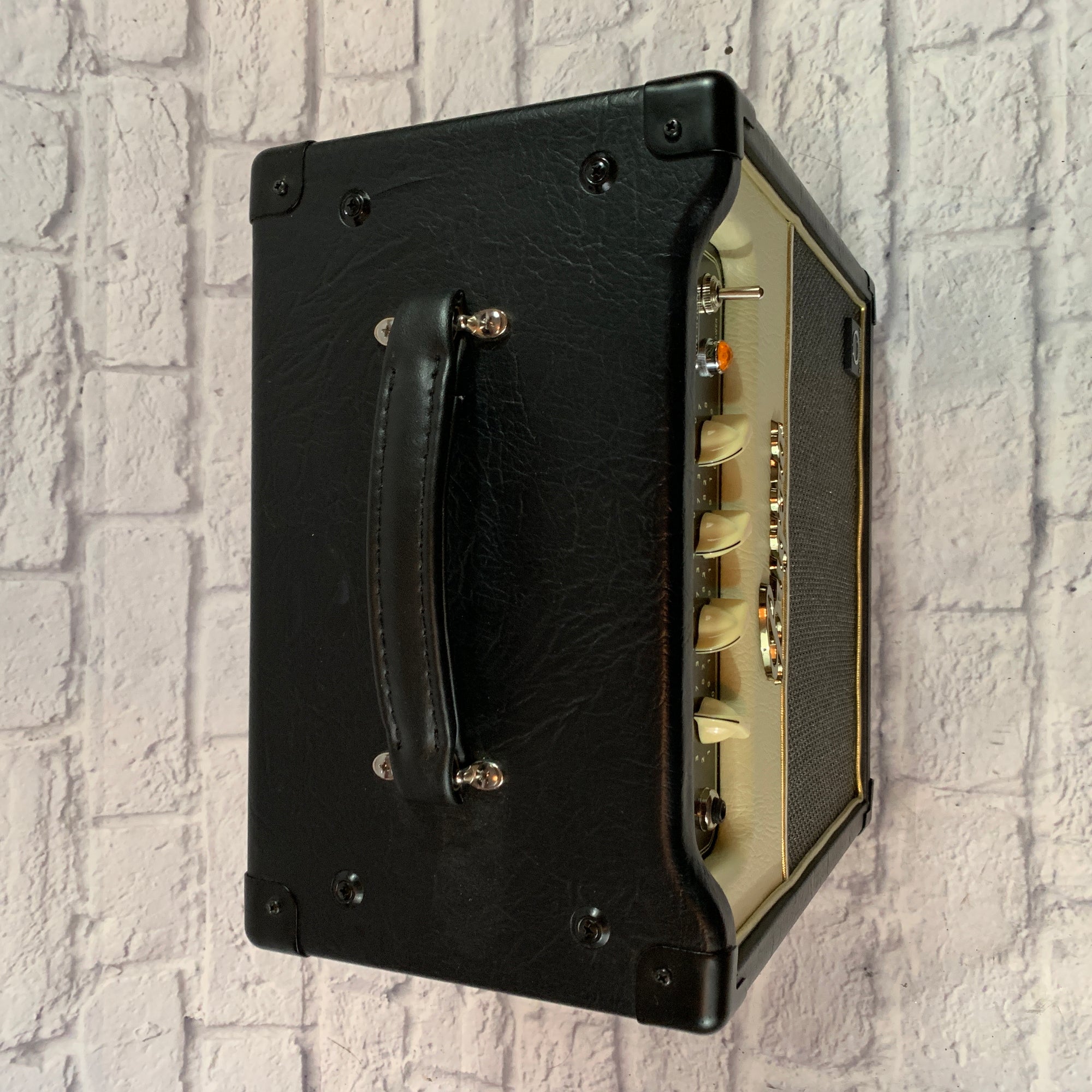 Bugera Vintage V5 Infinium Guitar Combo Amplifier