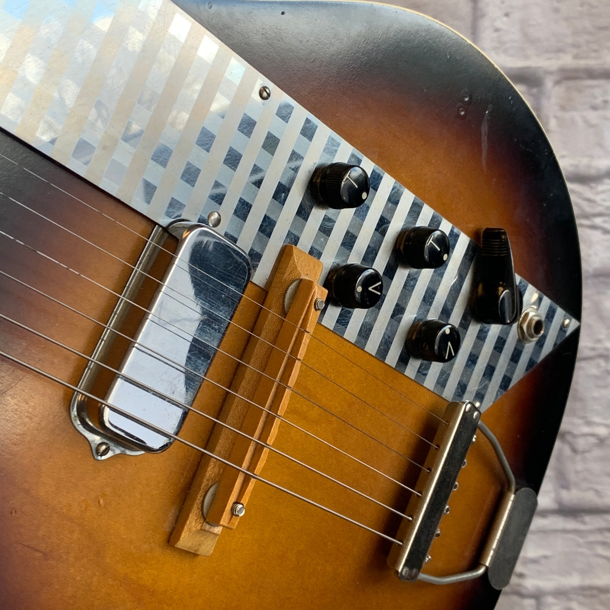 1960s Kay K1962 Value Leader Sunburst w/ Case - Evolution Music