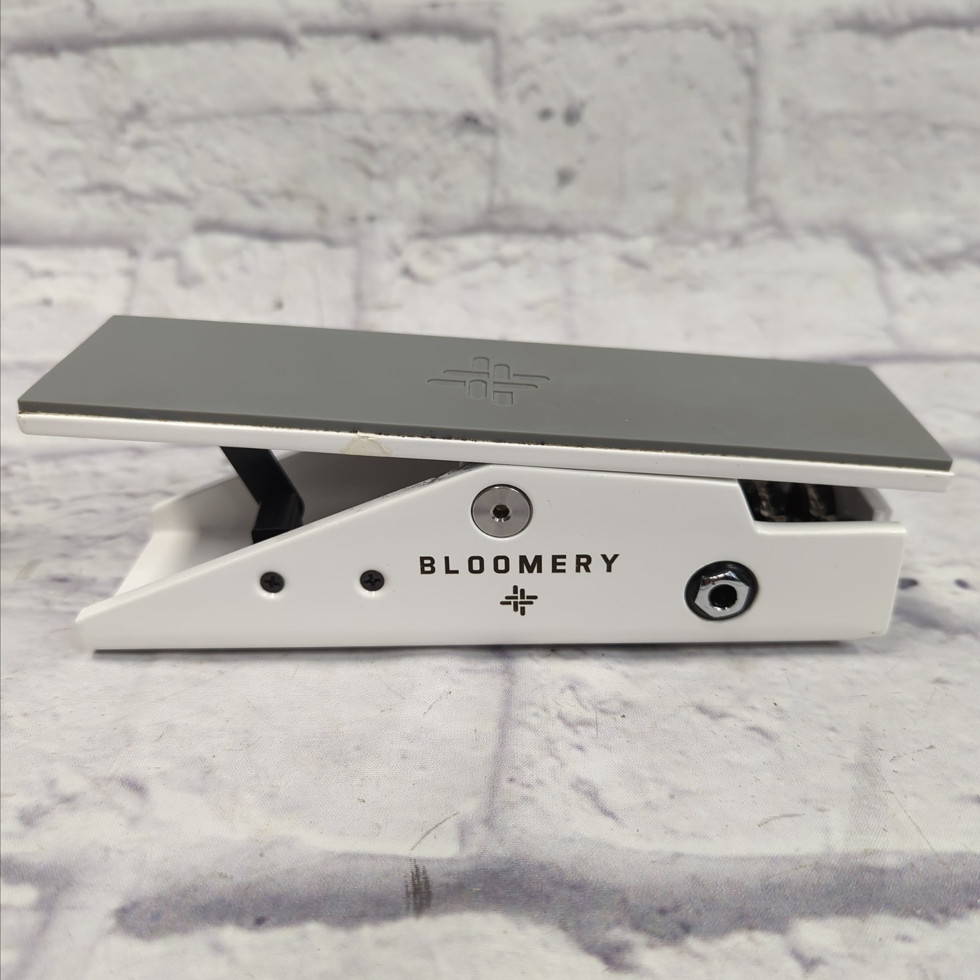 bloomery volume pedal Tapestry Audio Bloomery Passive Volume Pedal