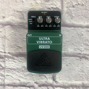 behringer vibrato pedal Behringer UV300 Ultra Vibrato Pedal