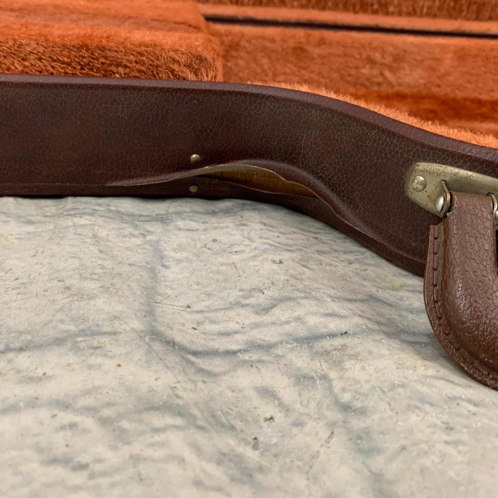 Unknown Brown Hard Case For Electric Guitar