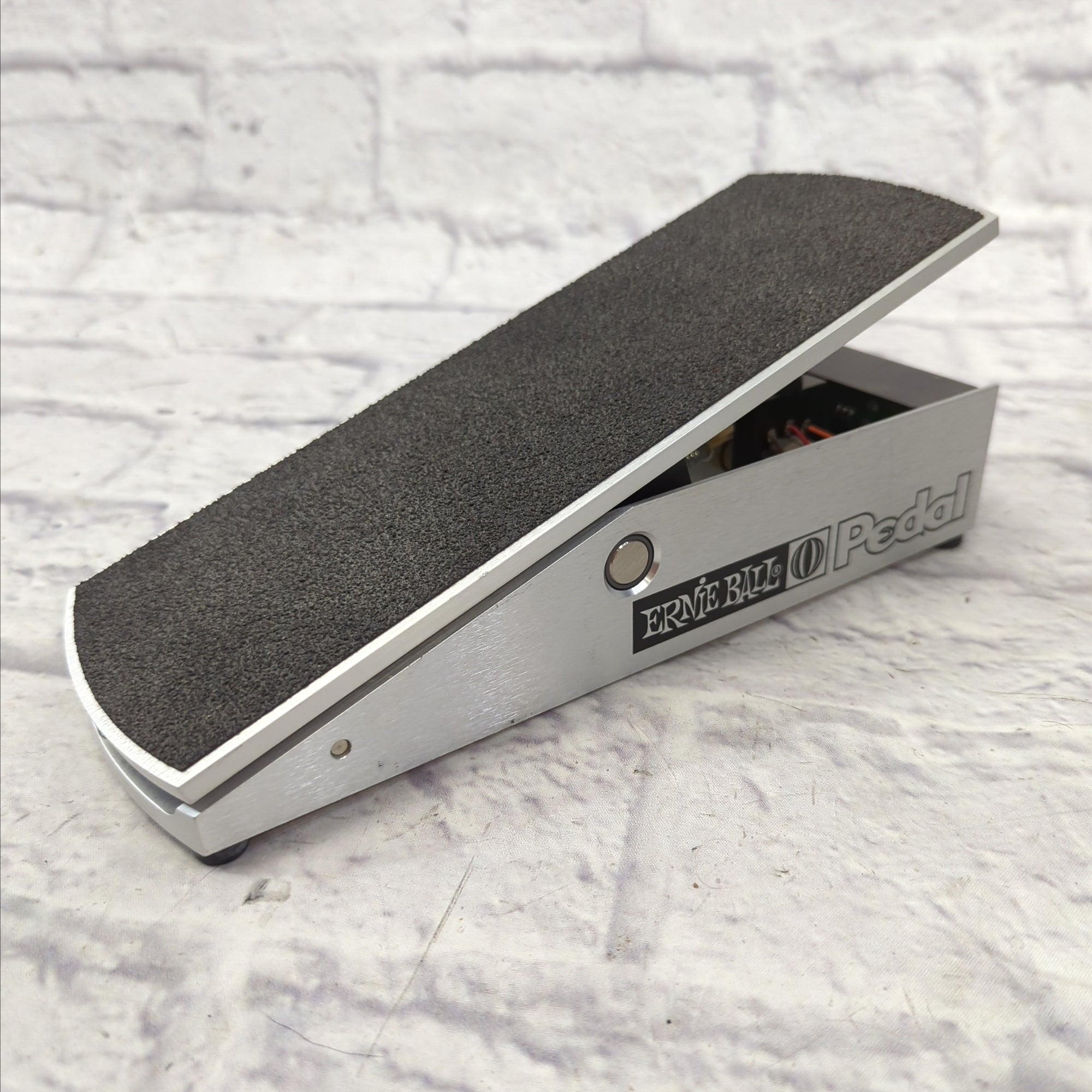 ernie ball volume pedal vs jr Ernie Ball VP JR Volume Pedal