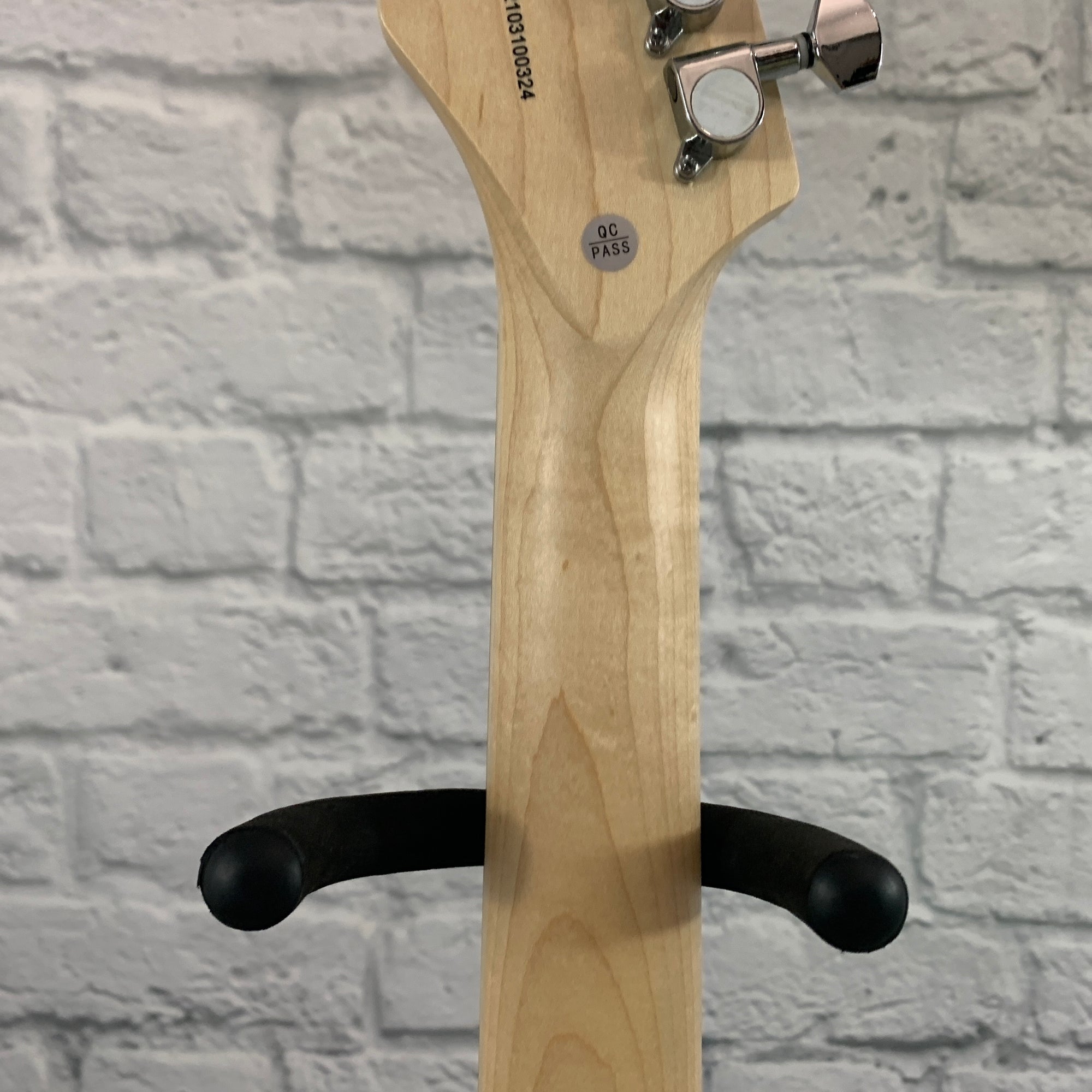Nashville Guitar Works 130 Double Cutaway - Sunburst, Rosewood Fretboard