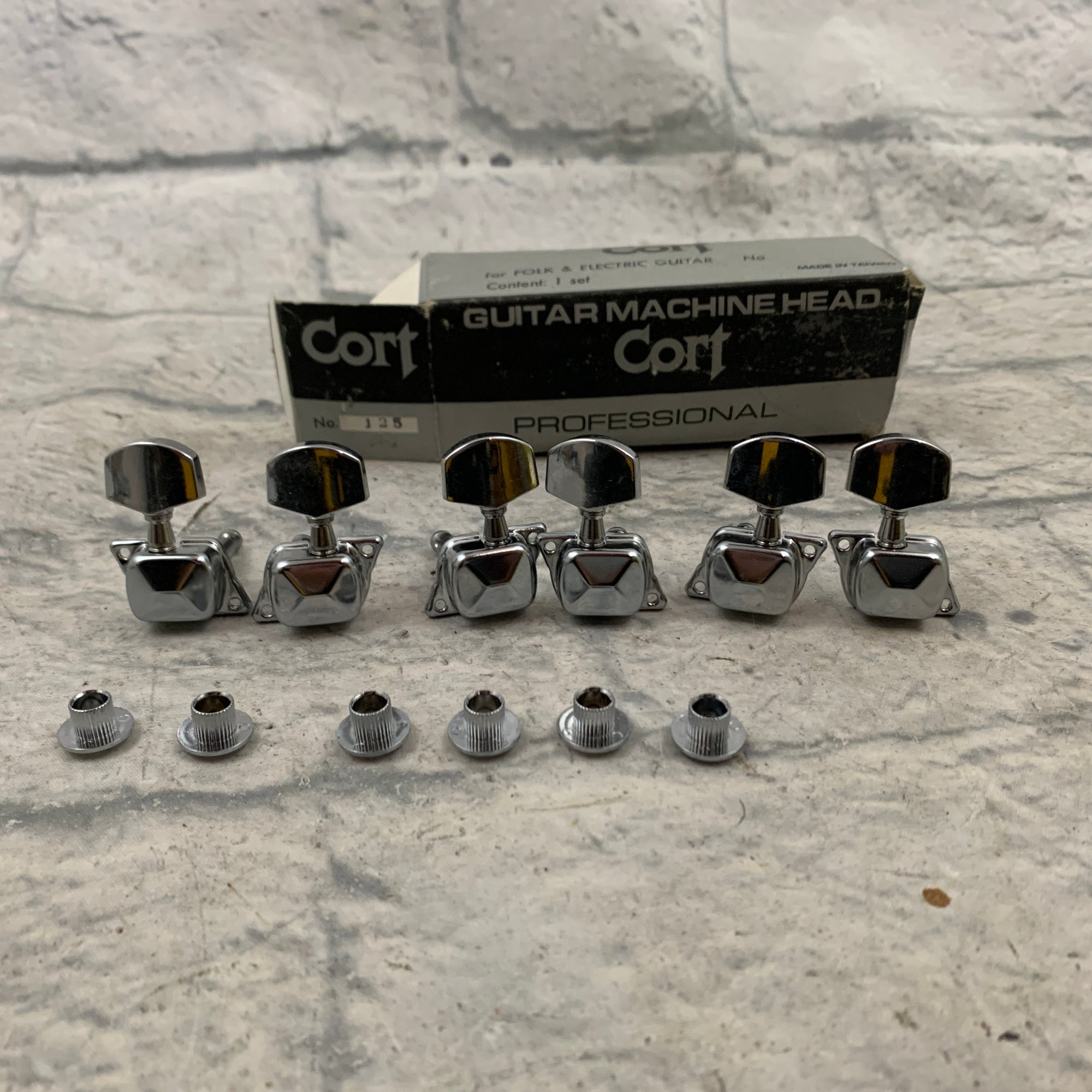 Cort Model 125 Tuning Machines Evolution Music