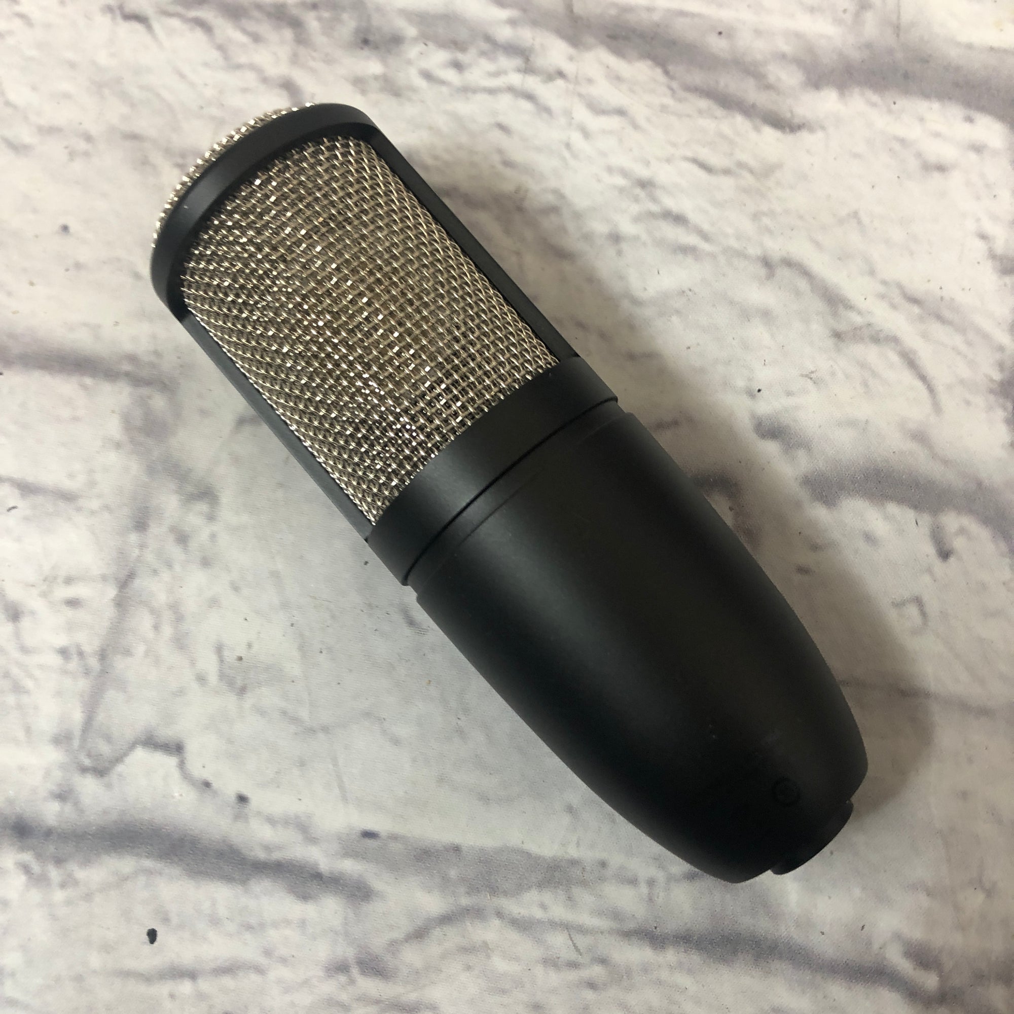AKG P220 Large Diaphragm Condenser Microphone with Case