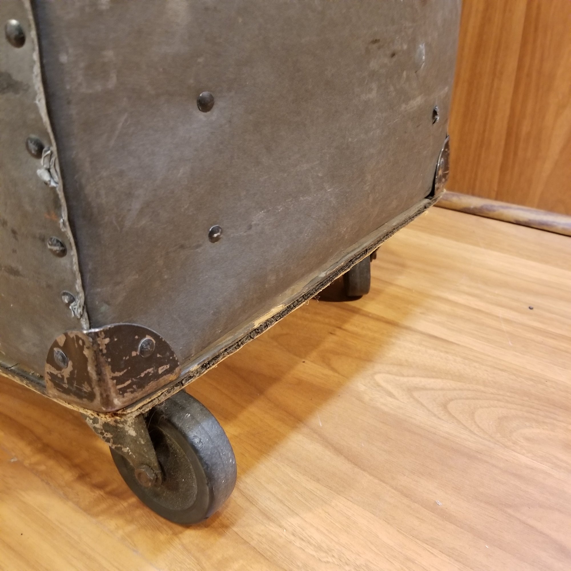 Vintage Fiber Drum Hardware Trap Case w Wheels 27x23x13