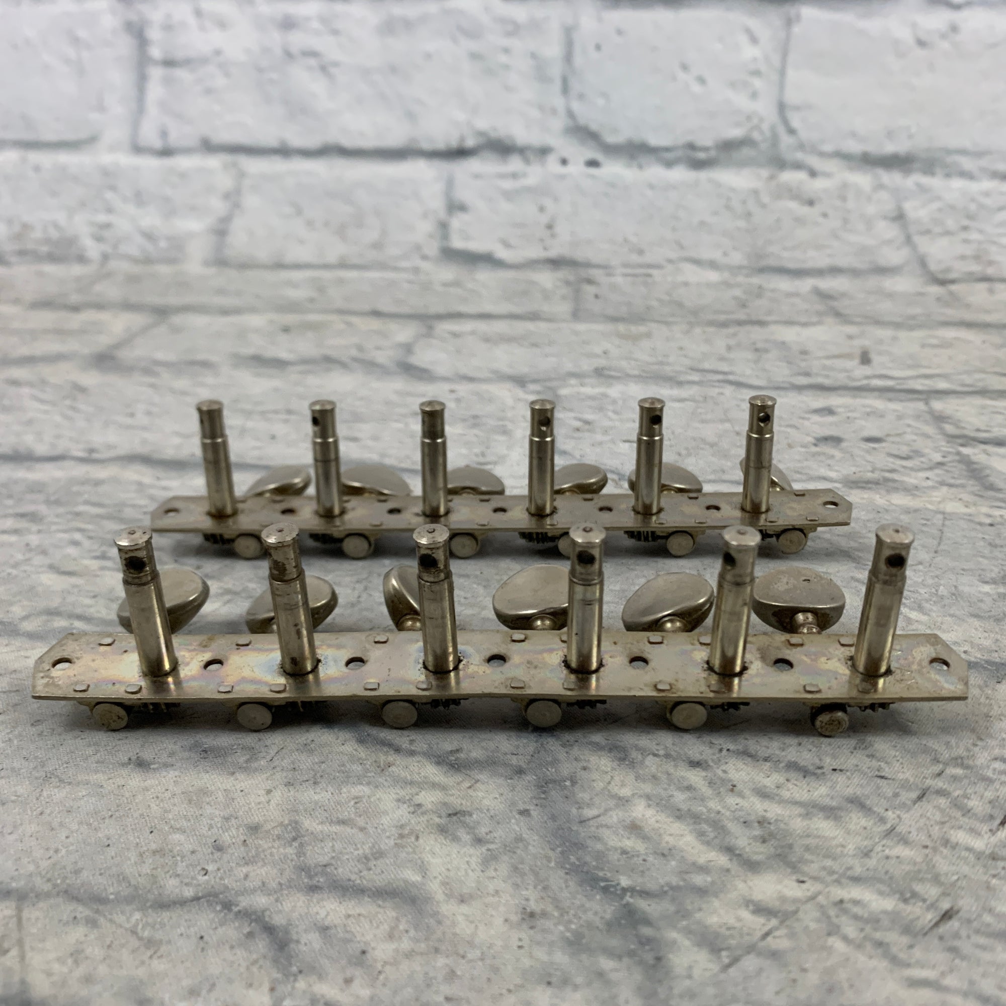 Unknown 12-String Tuners