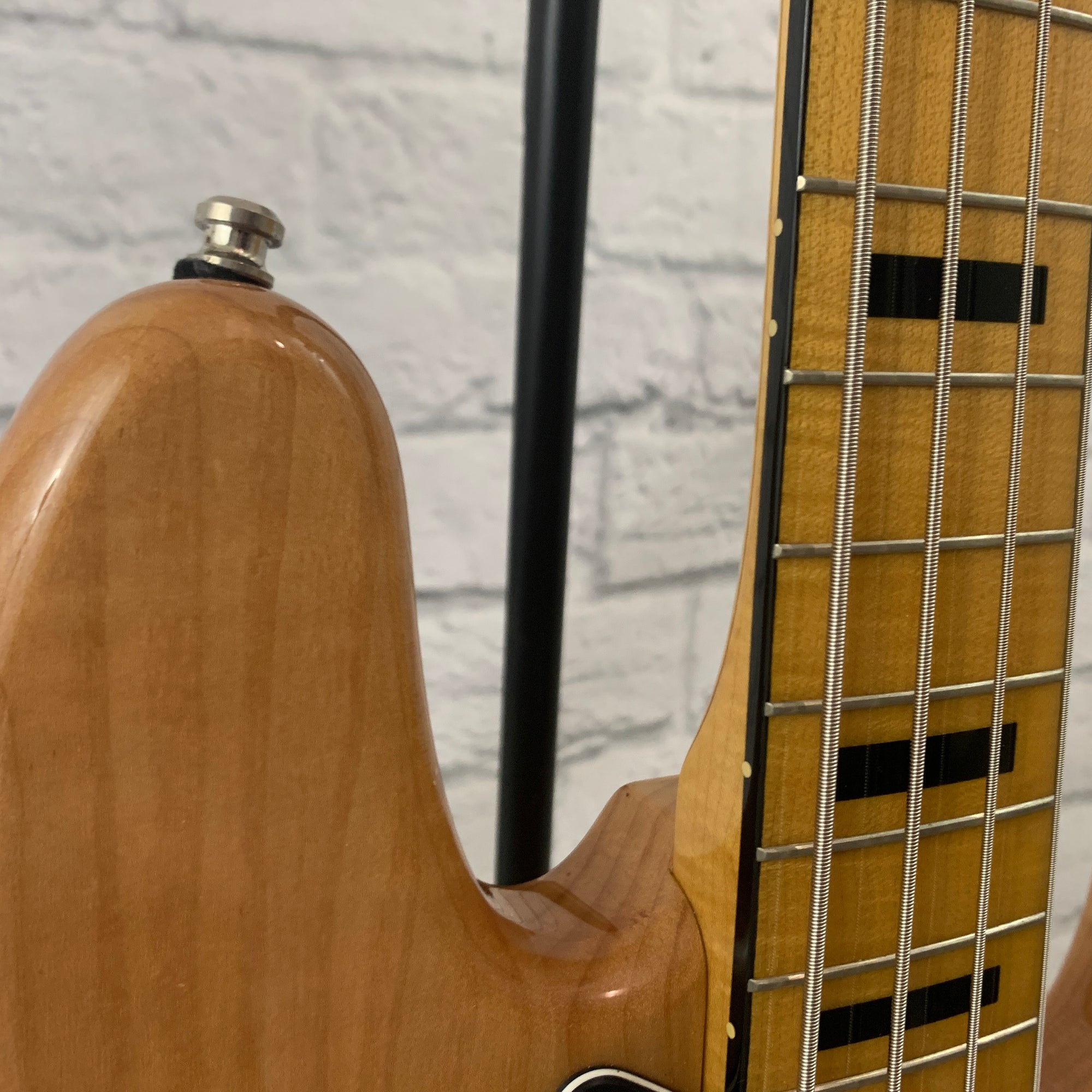 Squier Vintage Modified Jazz Bass Body w/ VM P-Bass Neck 4 String Bass - Butterscotch