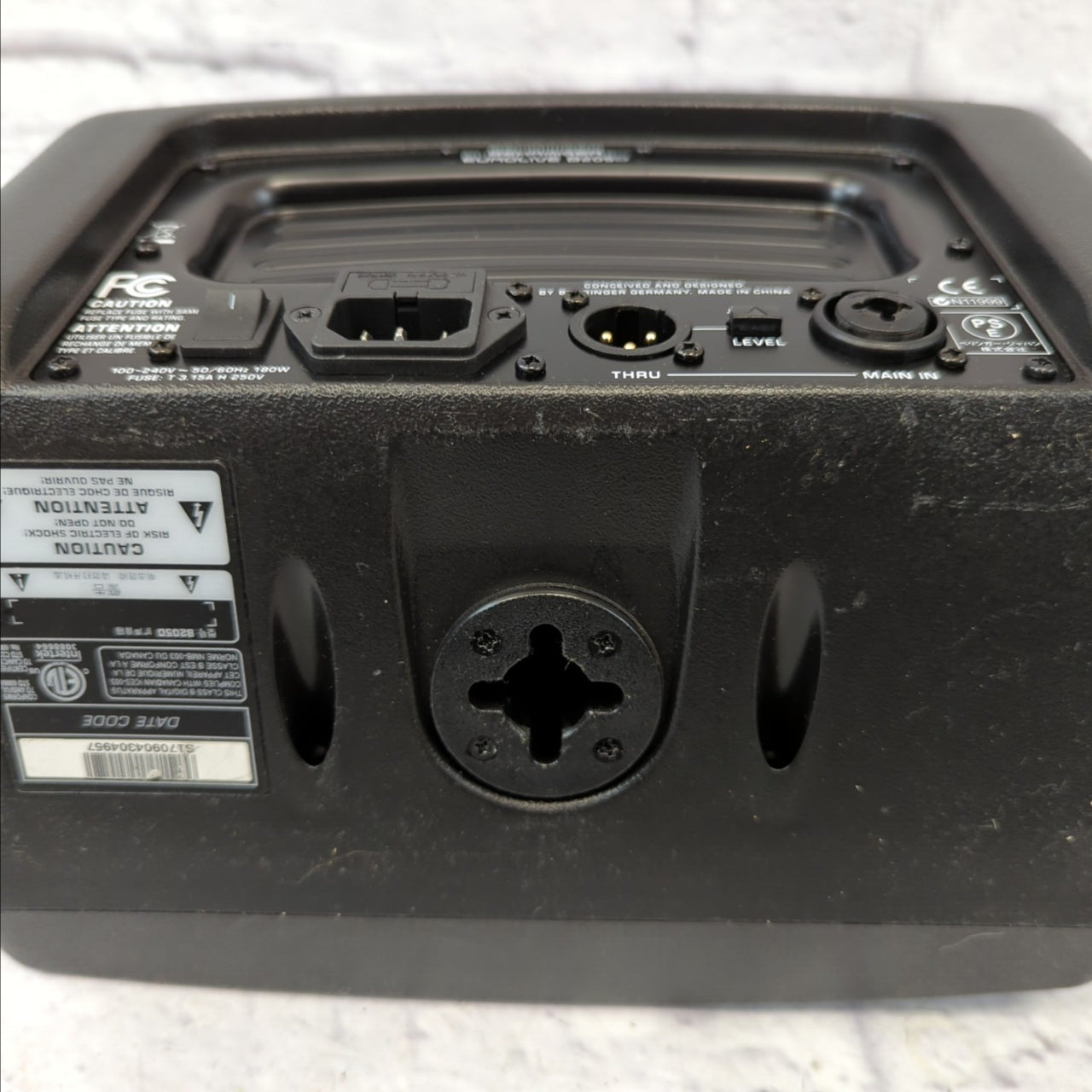 Behringer B205D Ultra Compact 150 Watt PA/Monitor Speaker System