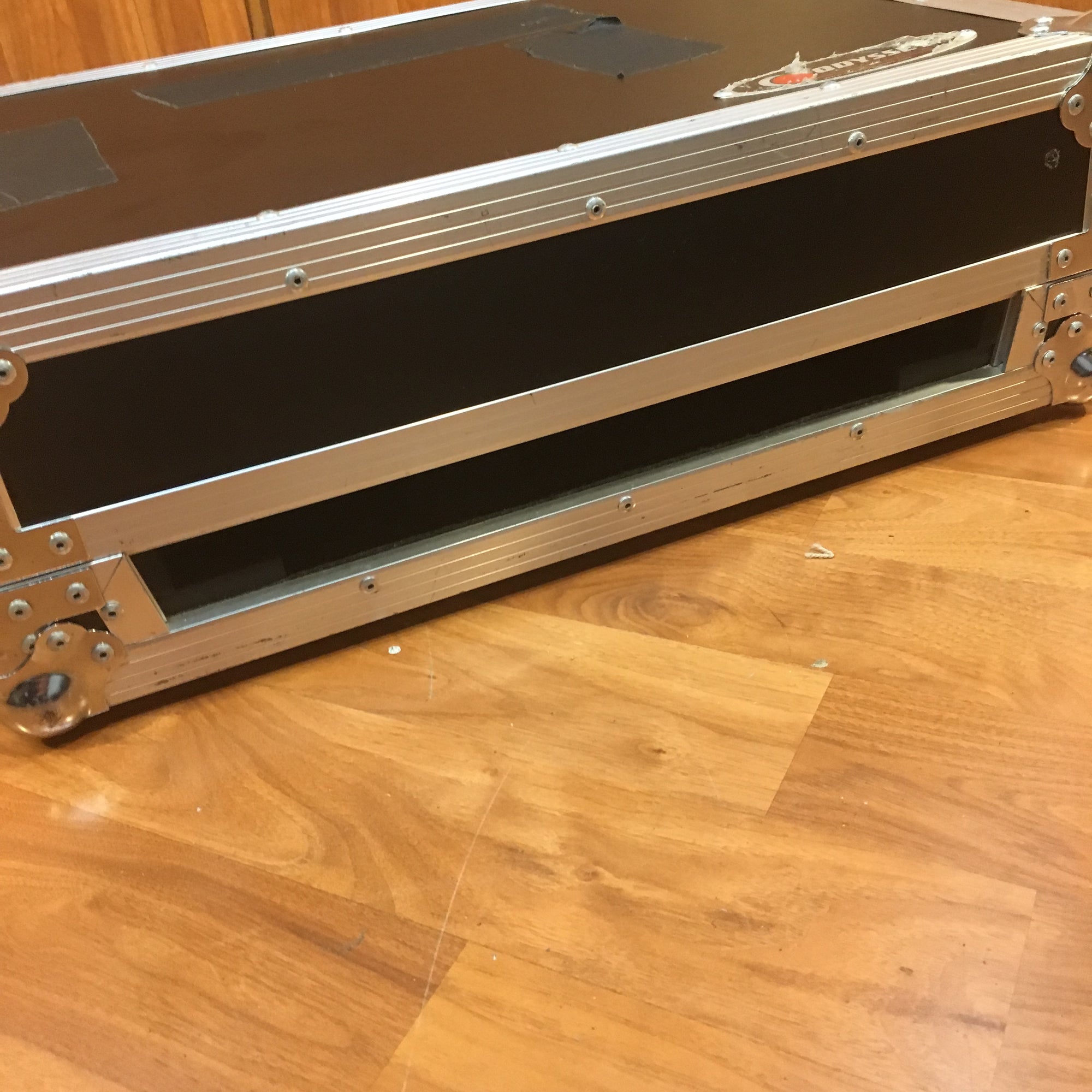 Traktor S4MK2 DJ Controller with Case