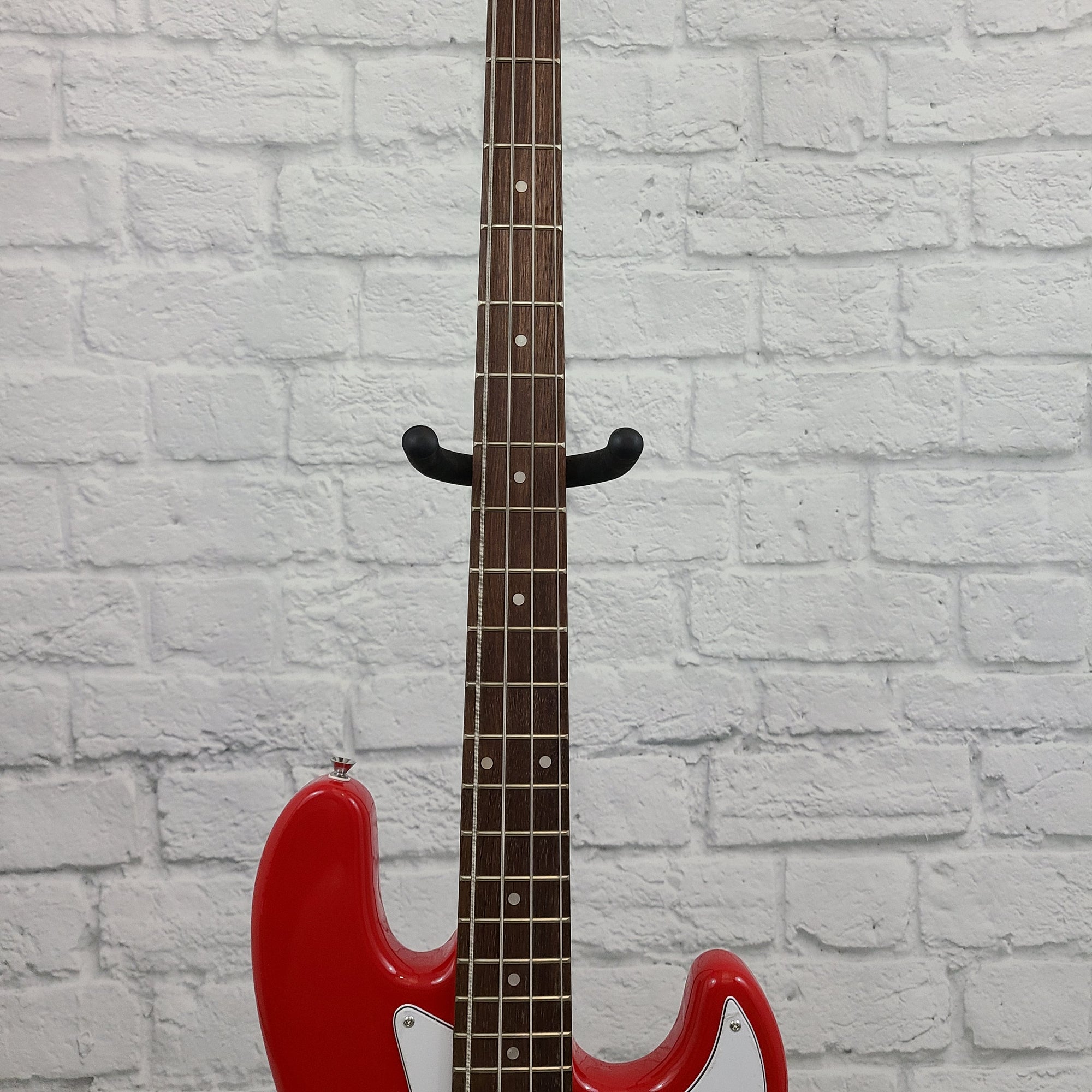 Nashville Guitar Works 220 Electric J Bass - Red. Rosewood Fretboard