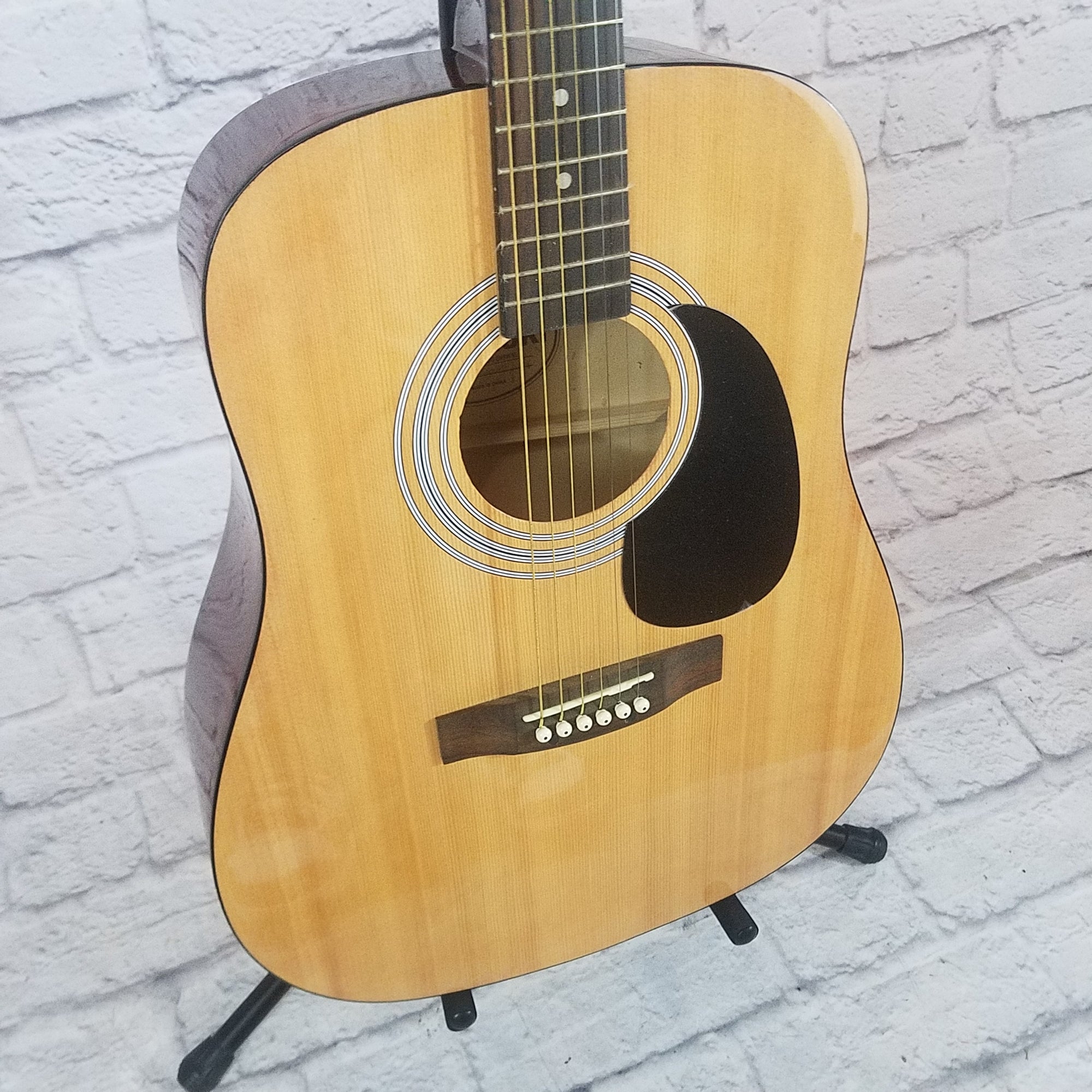 Suzuki SDG 6 Acoustic Guitar Natural