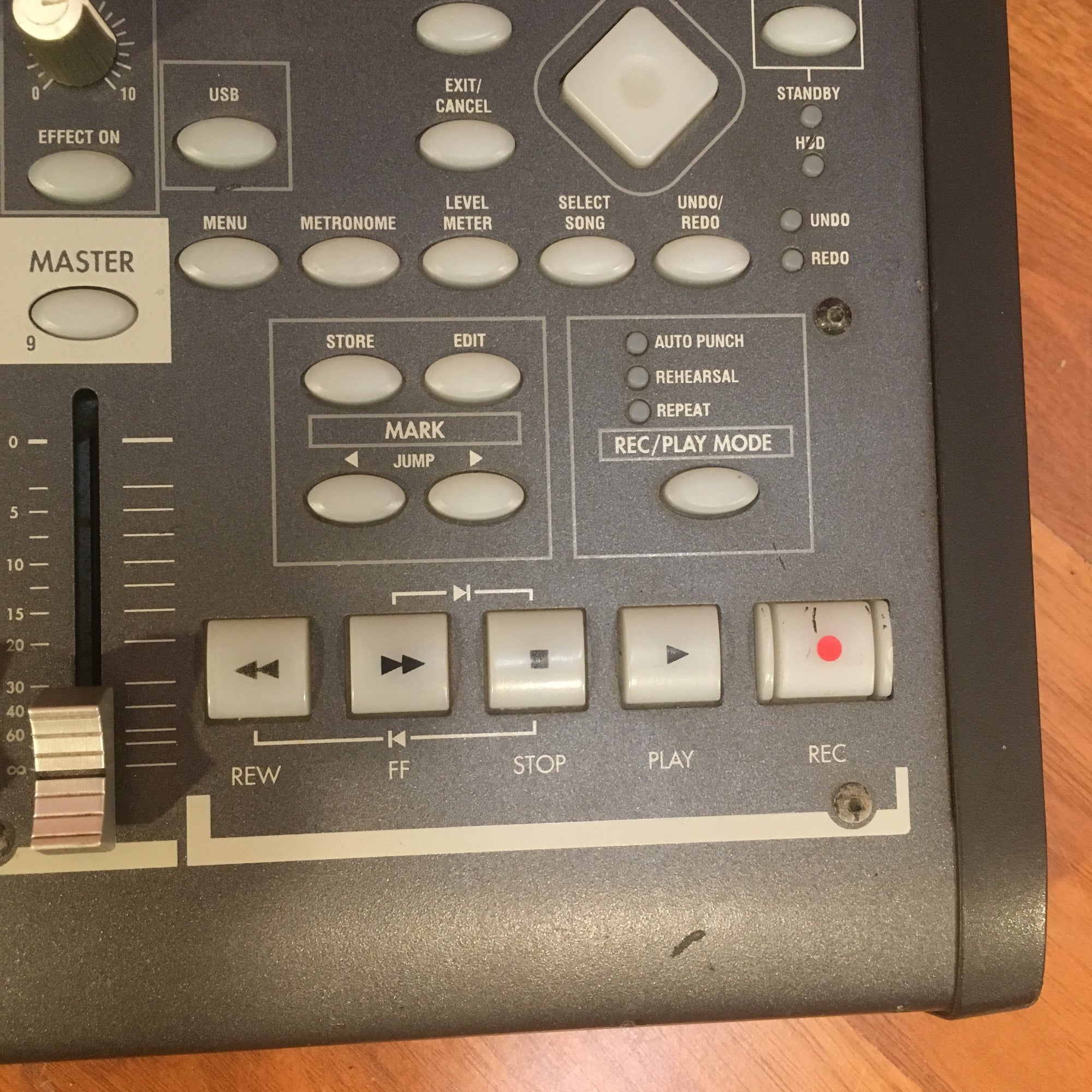 動作品 KORG D888 80GBHD 8トラックMTR ミキサー Korg D888 8-Track Digital Mixer/Recorder D888 B&H Photo Video