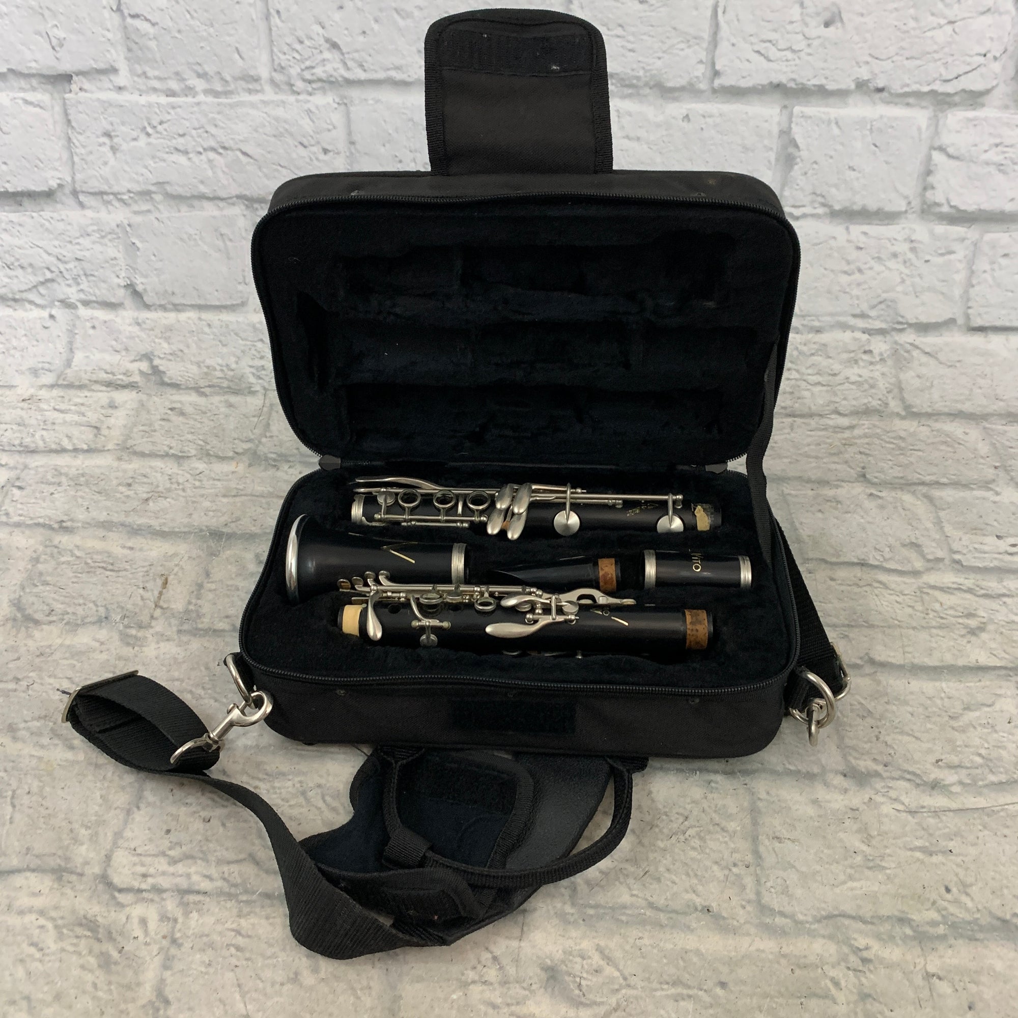 Vito V40 Soprano Clarinet w/ Pro Tec Case
