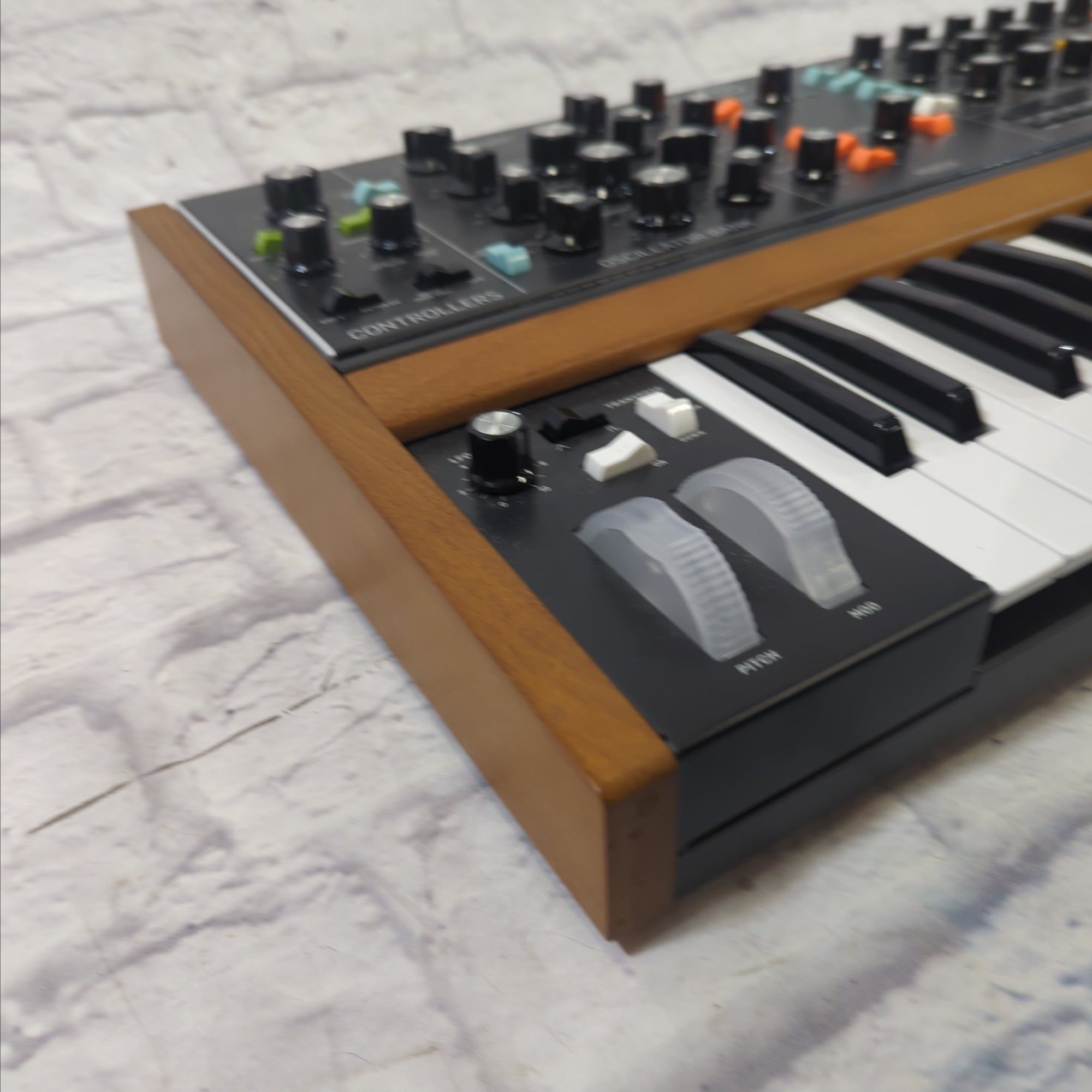 Behringer Poly D 4-Voice Po