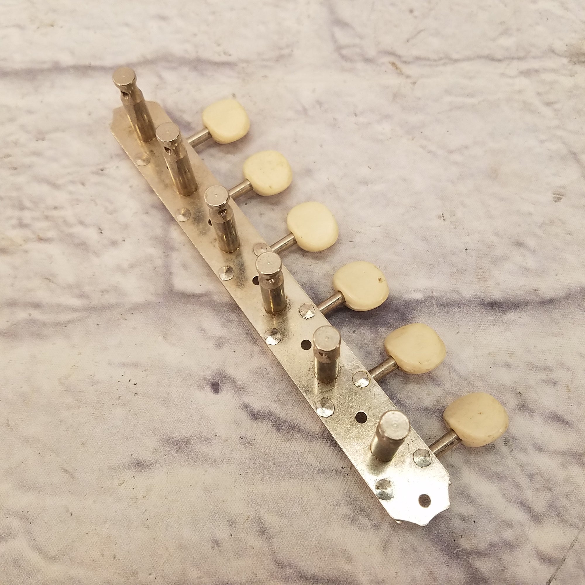 Tuning Machines, 6 in a line