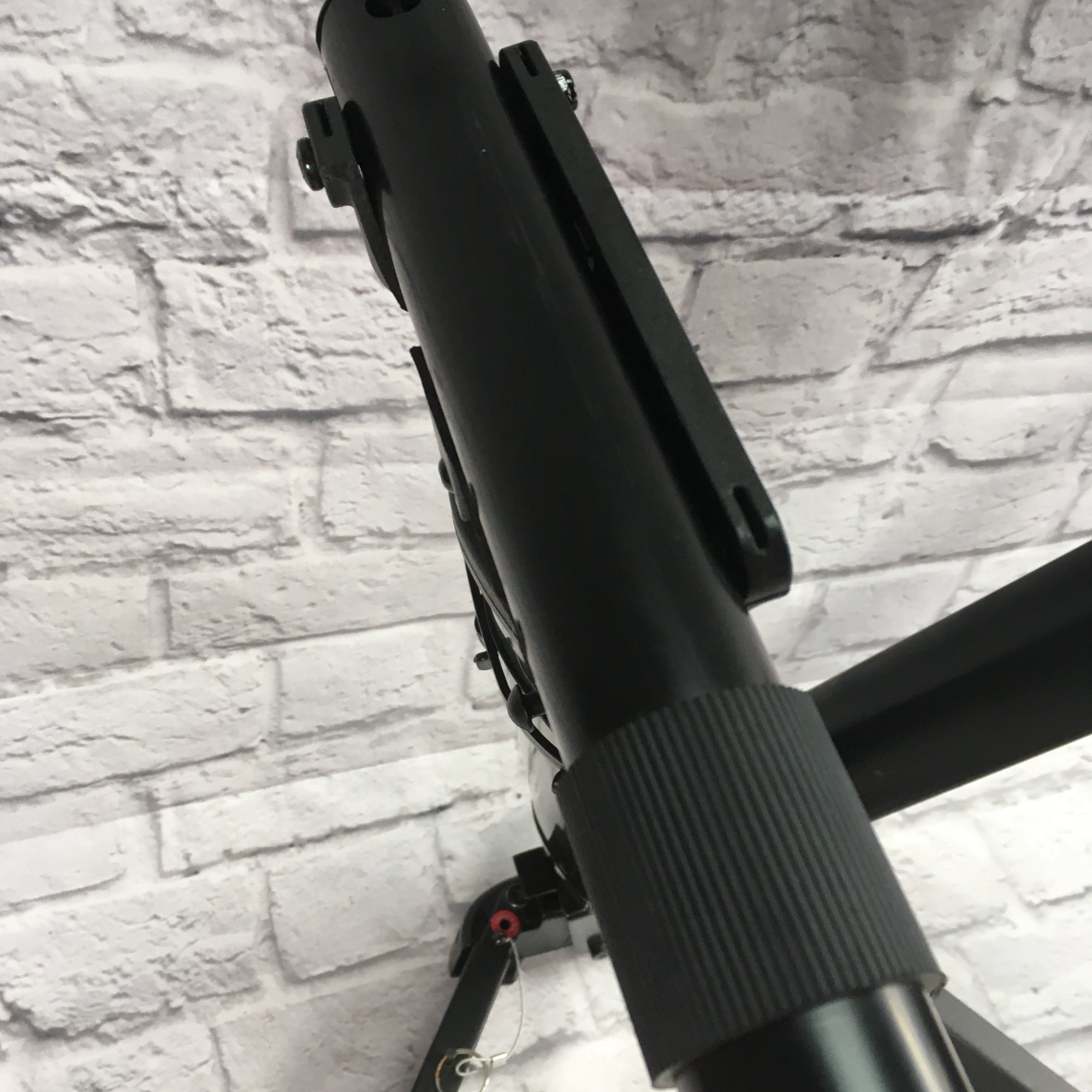 Ultimate Support V-Stand Pro Keyboard Stand with bag