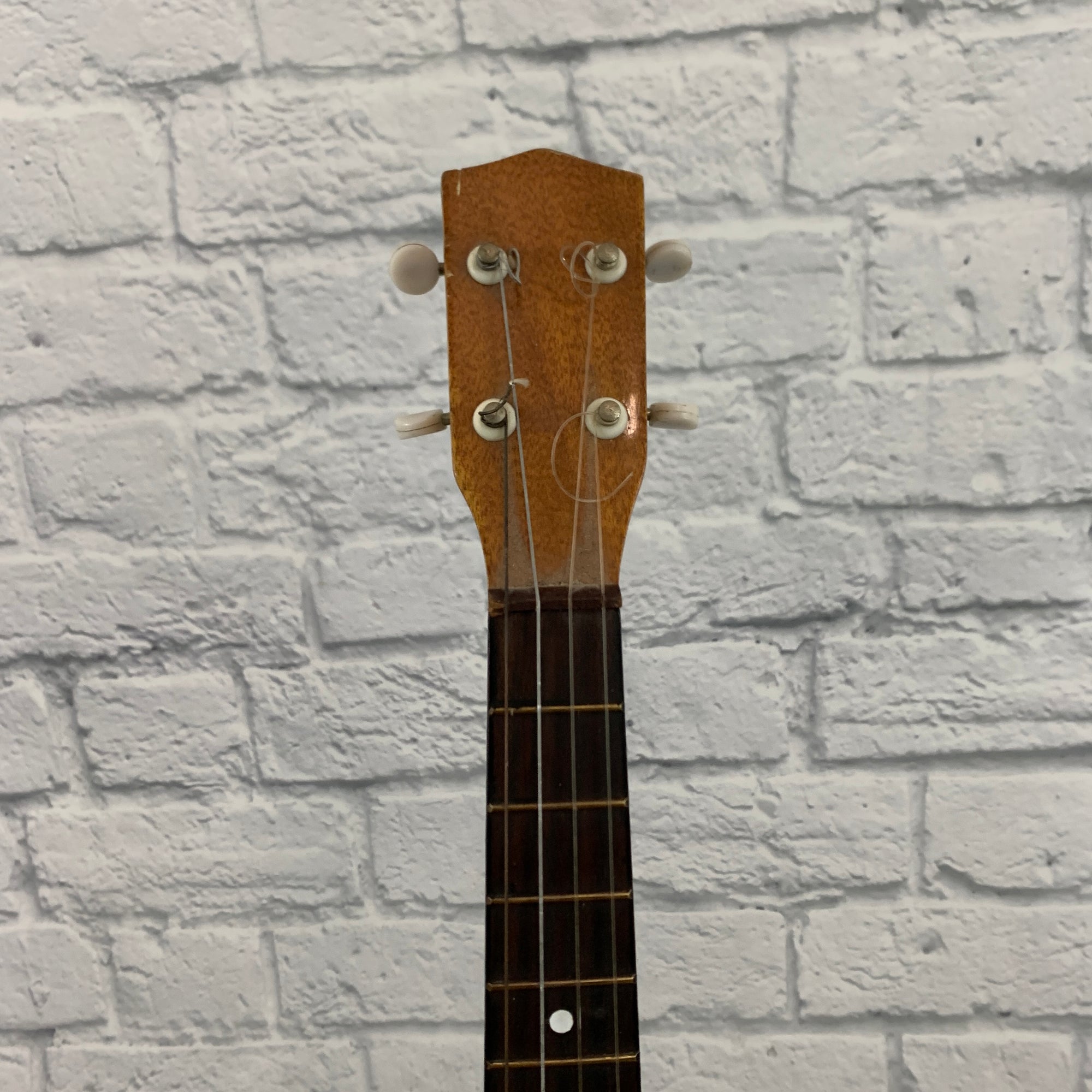Unknown Ukulele D-8 30"