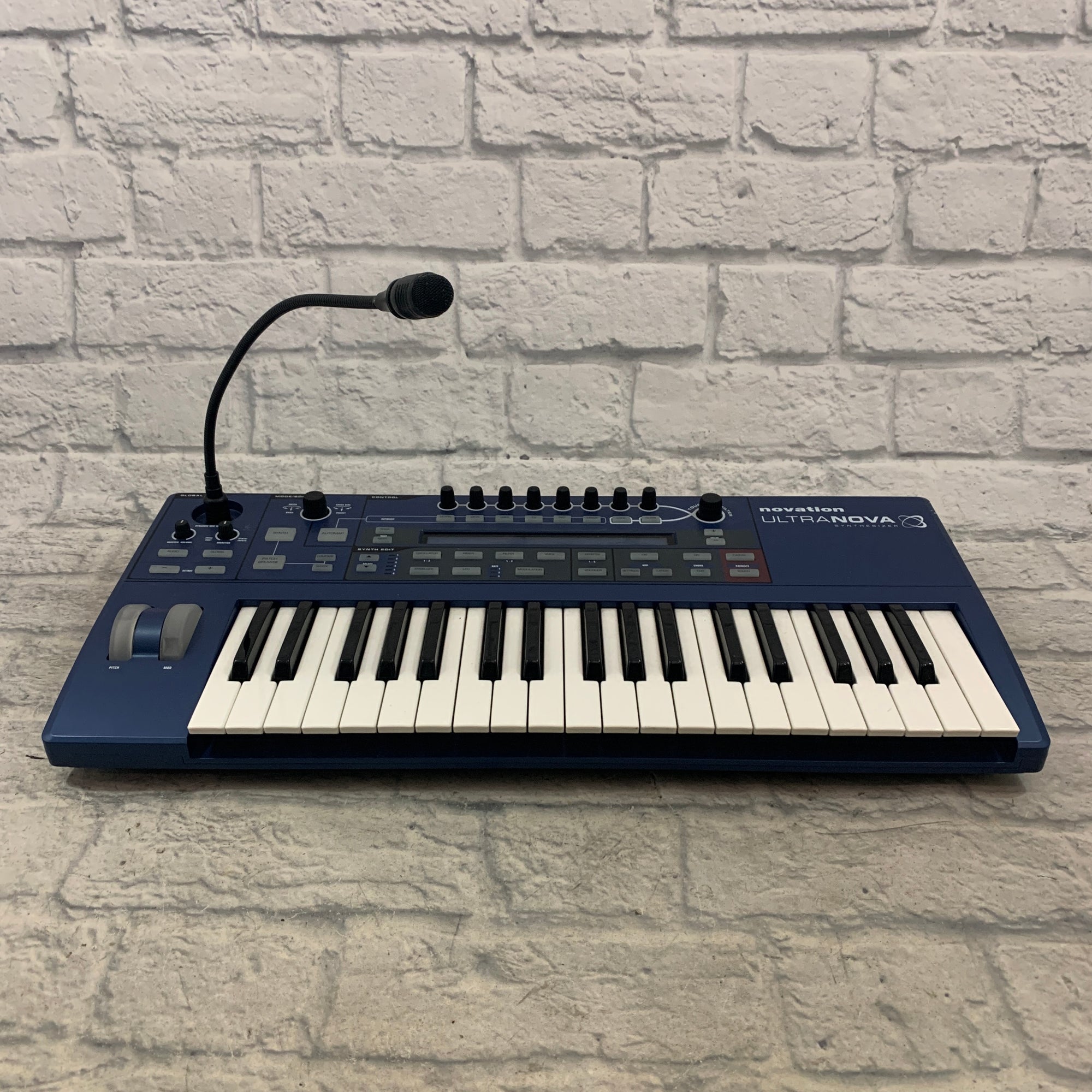 Novation Ultranova 37-Key Digital Synth