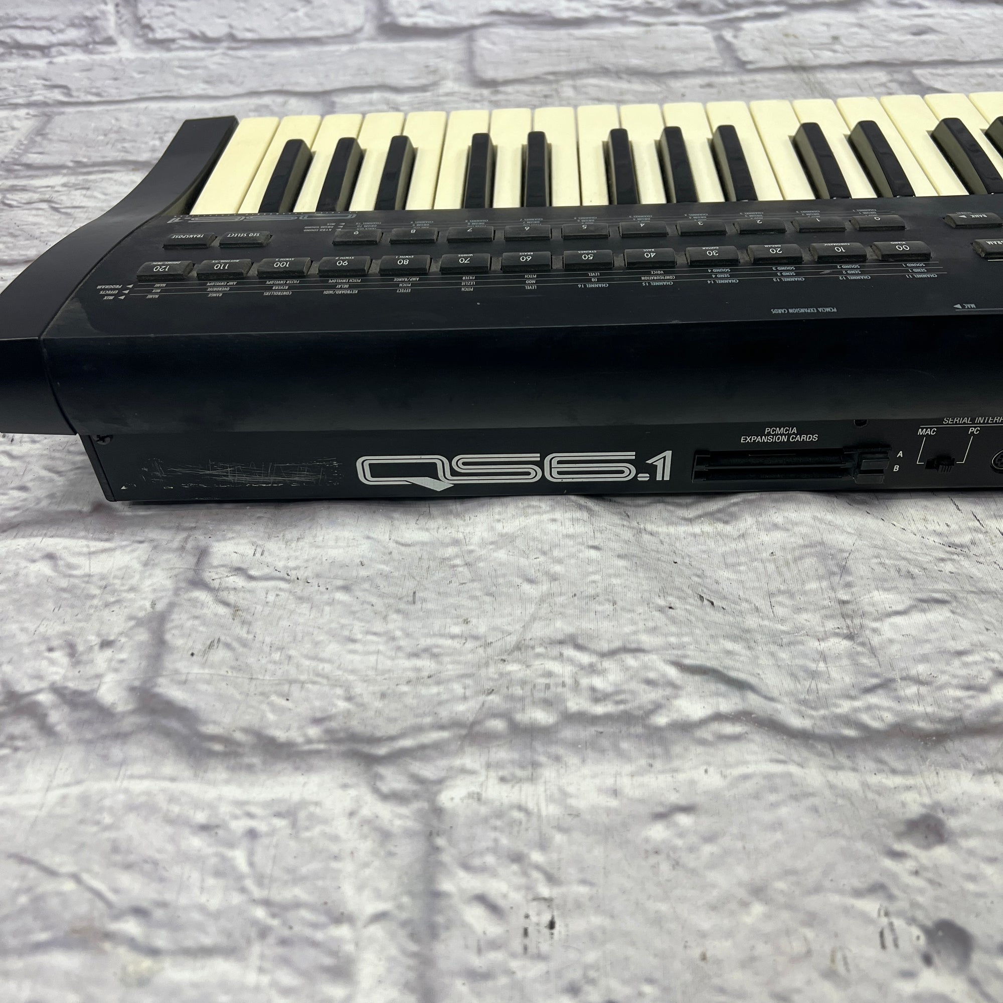 ALESIS QS6.1 アレシス シンセサイザー ケース付き ALESIS QS6.1 アレシス シンセサイザー ケース付き - メルカリ