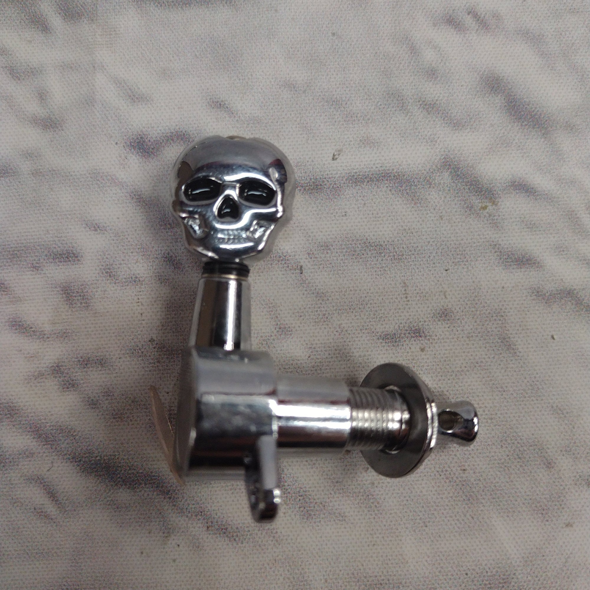 CB Gitty 3x3 Chrome Skull Tuning Machines