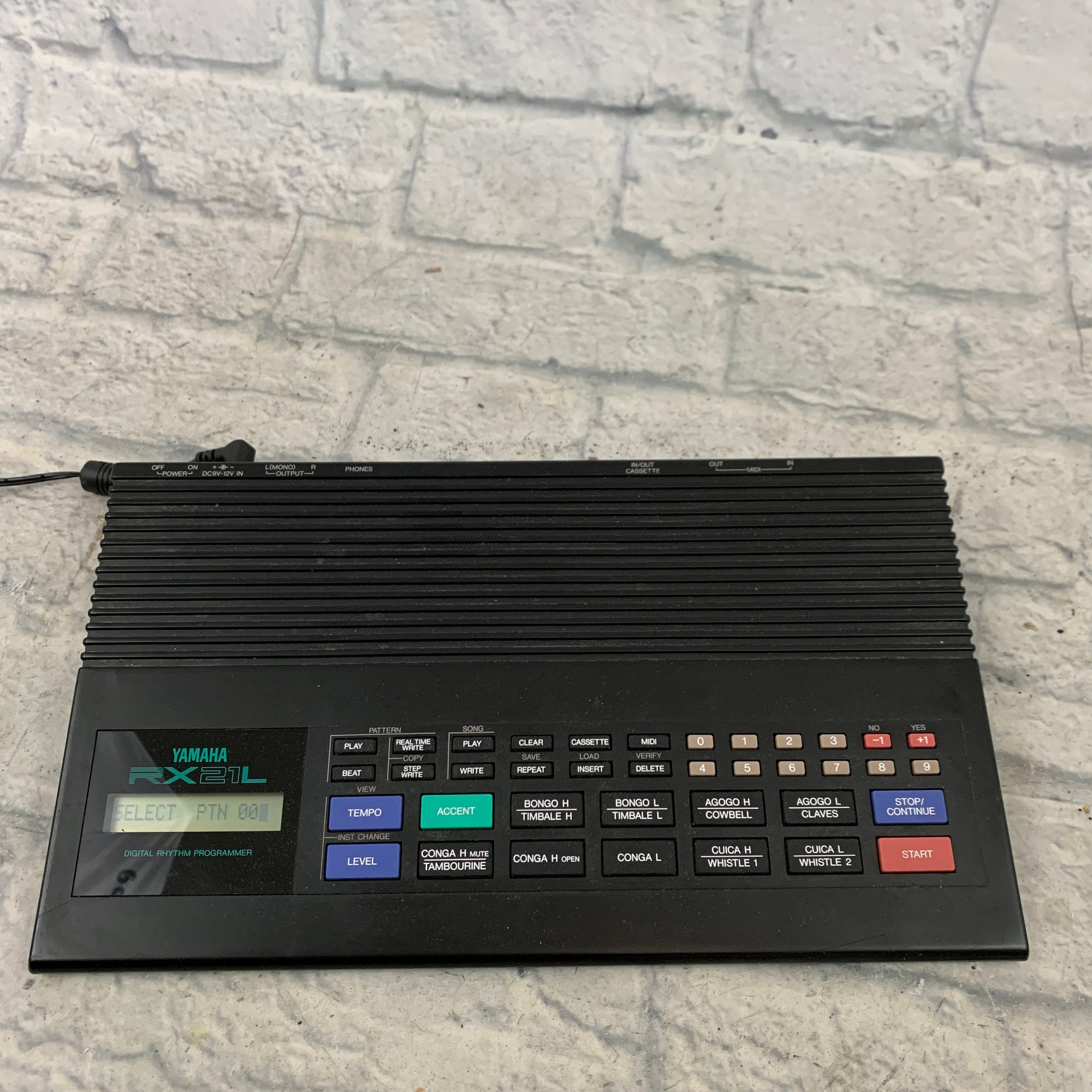 Yamaha RX21L Latin Percussion Rhythm Programmer Digital Drum Machine