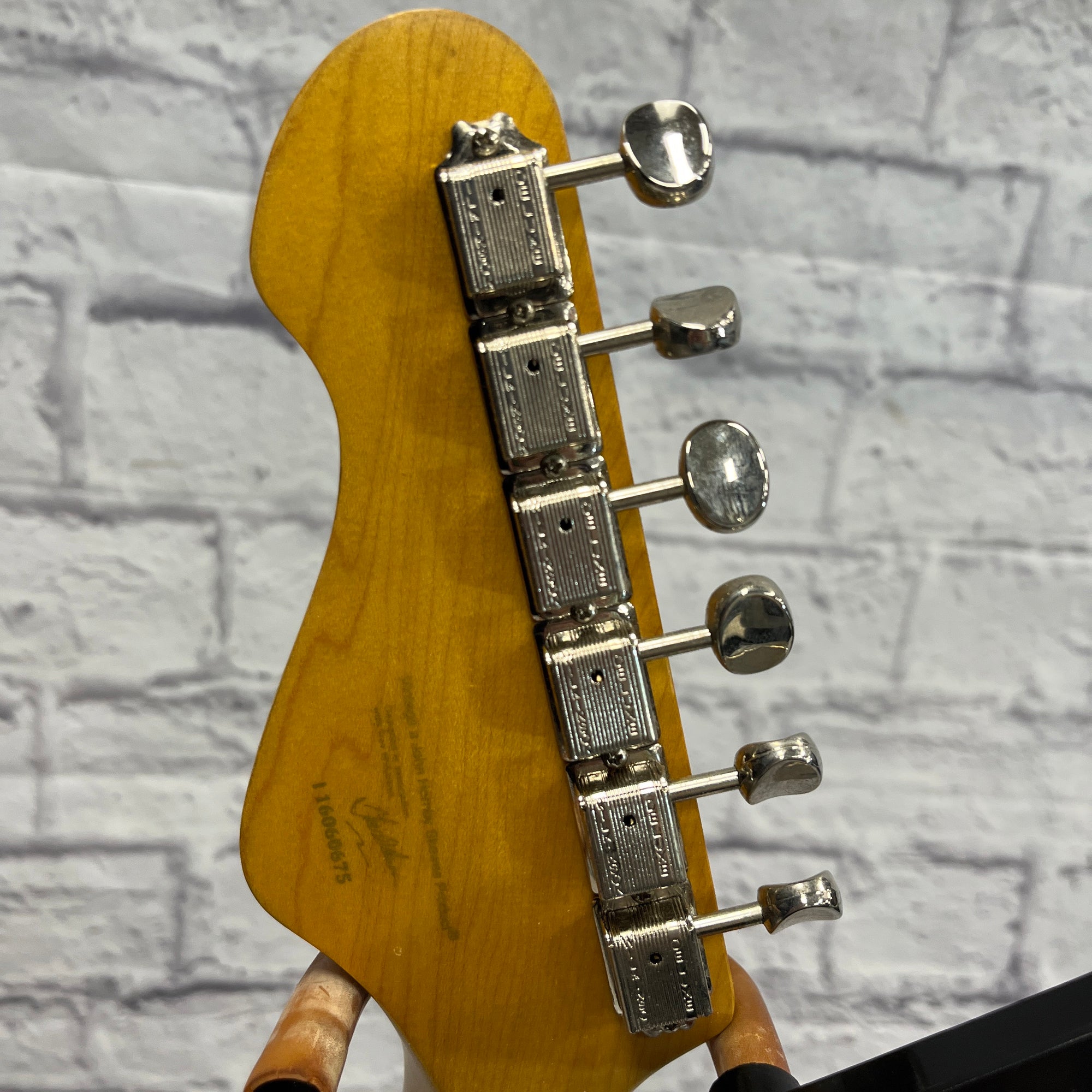 Vintage (Brand) V6 Icon Distressed Strat Electric Guitar
