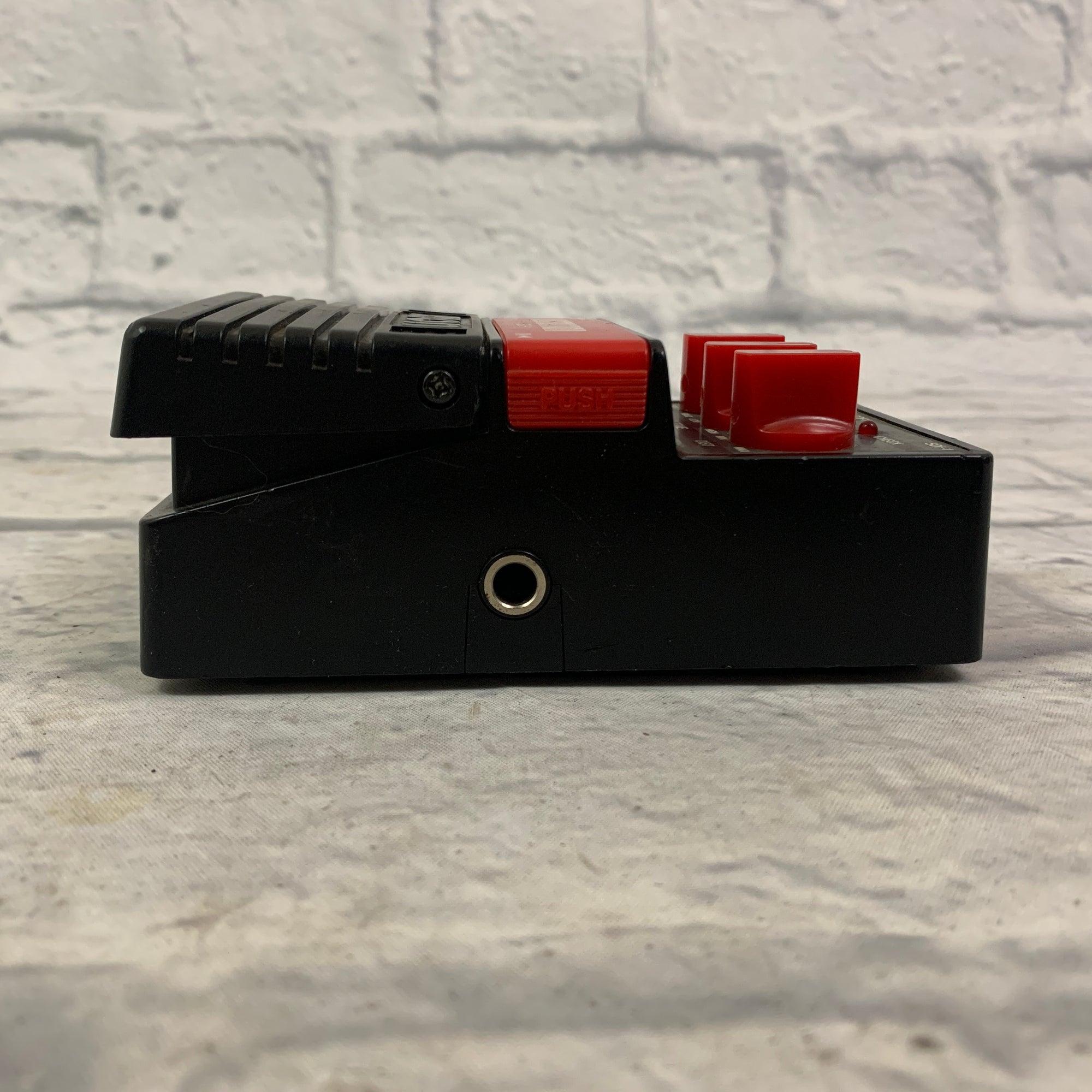 Arion SDI-1 Distortion Pedal - Evolution Music