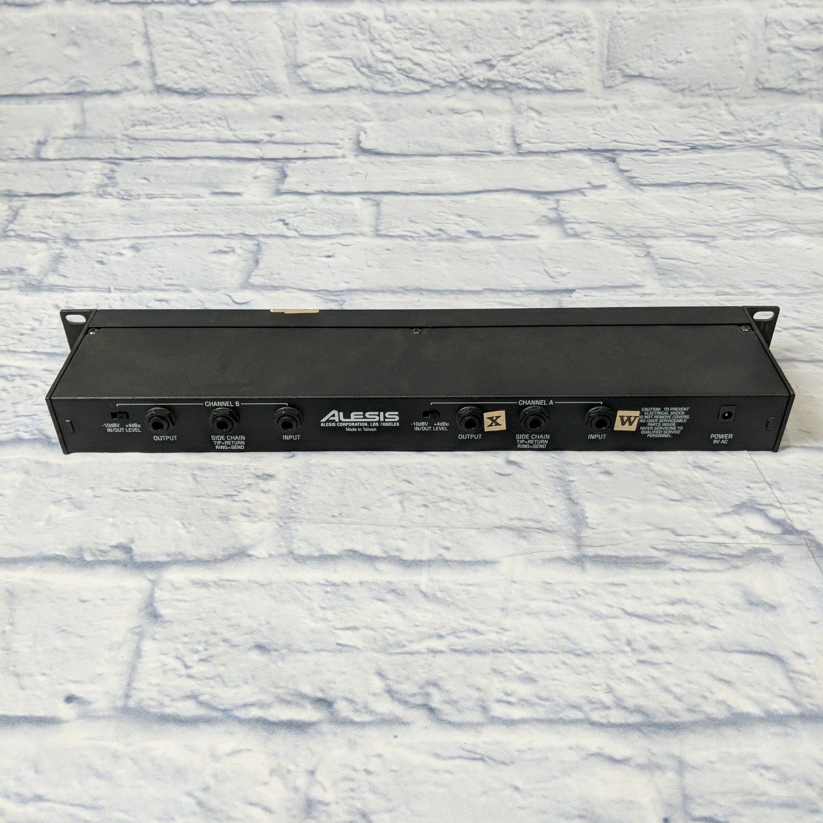 Alesis 3630 Dual-Channel Compressor / Limiter with Gate