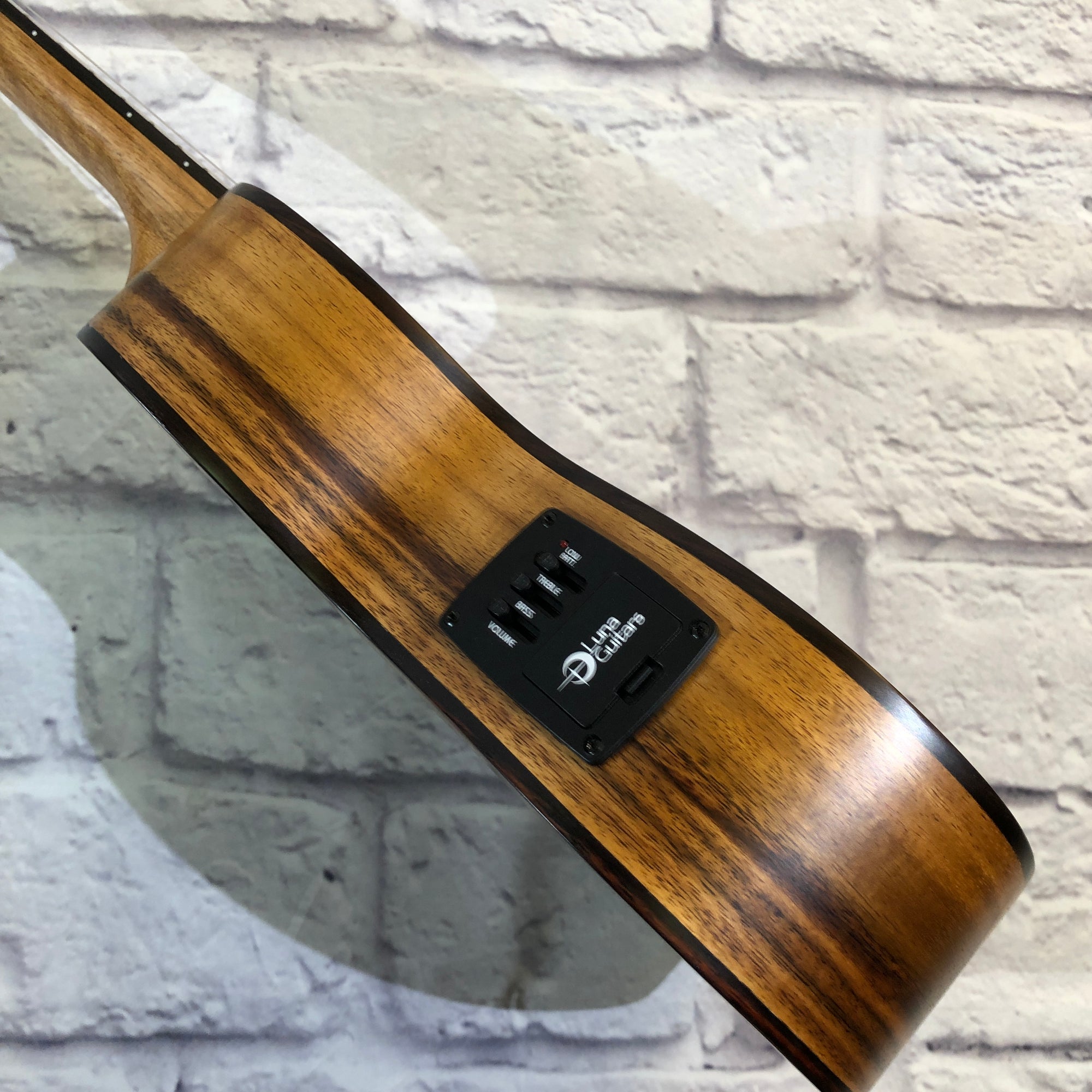 Luna HTC Koa Ukulele