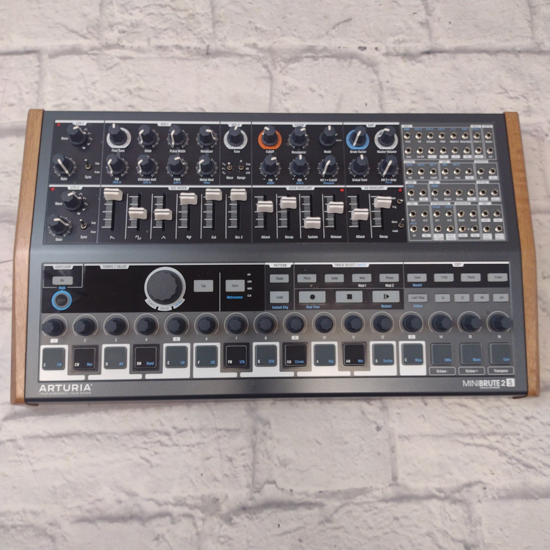 Arturia Mini Brute 2S